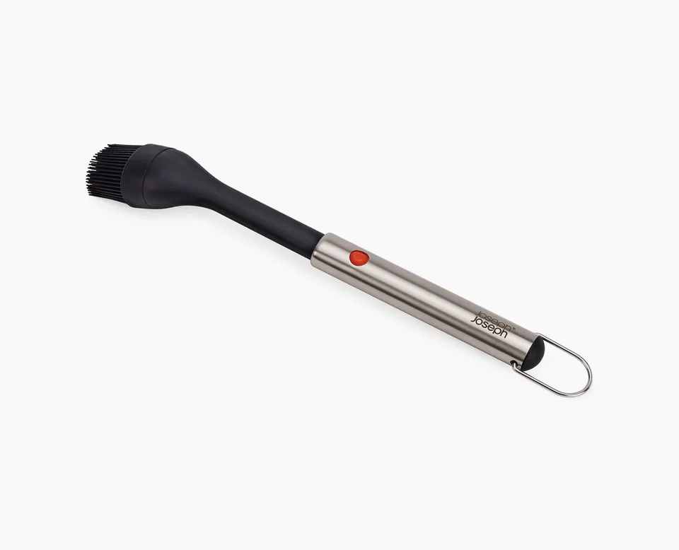 joseph-joseph-grillout-black-bbq-silicone-basting-brush-with-extending-handle image 1