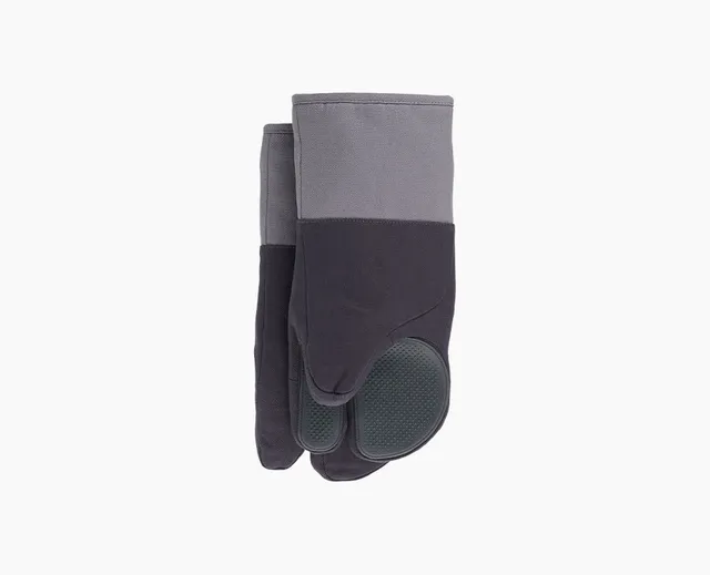 joseph-joseph-pinch-easy-grip-set-of-2-oven-gloves-grey image 1
