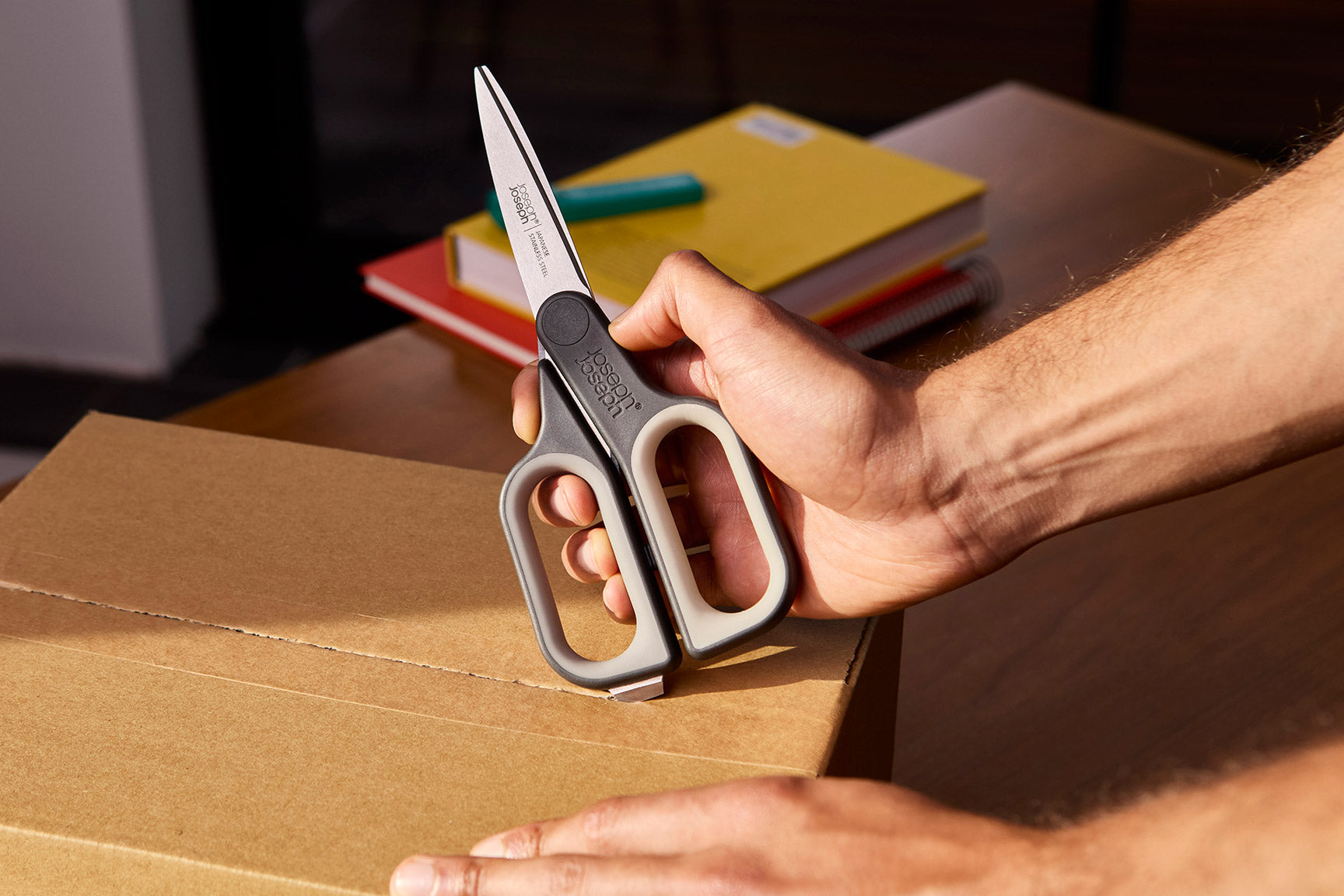 joseph-joseph-pluscut-grey-scissors-with-integrated-box-cutter image 3