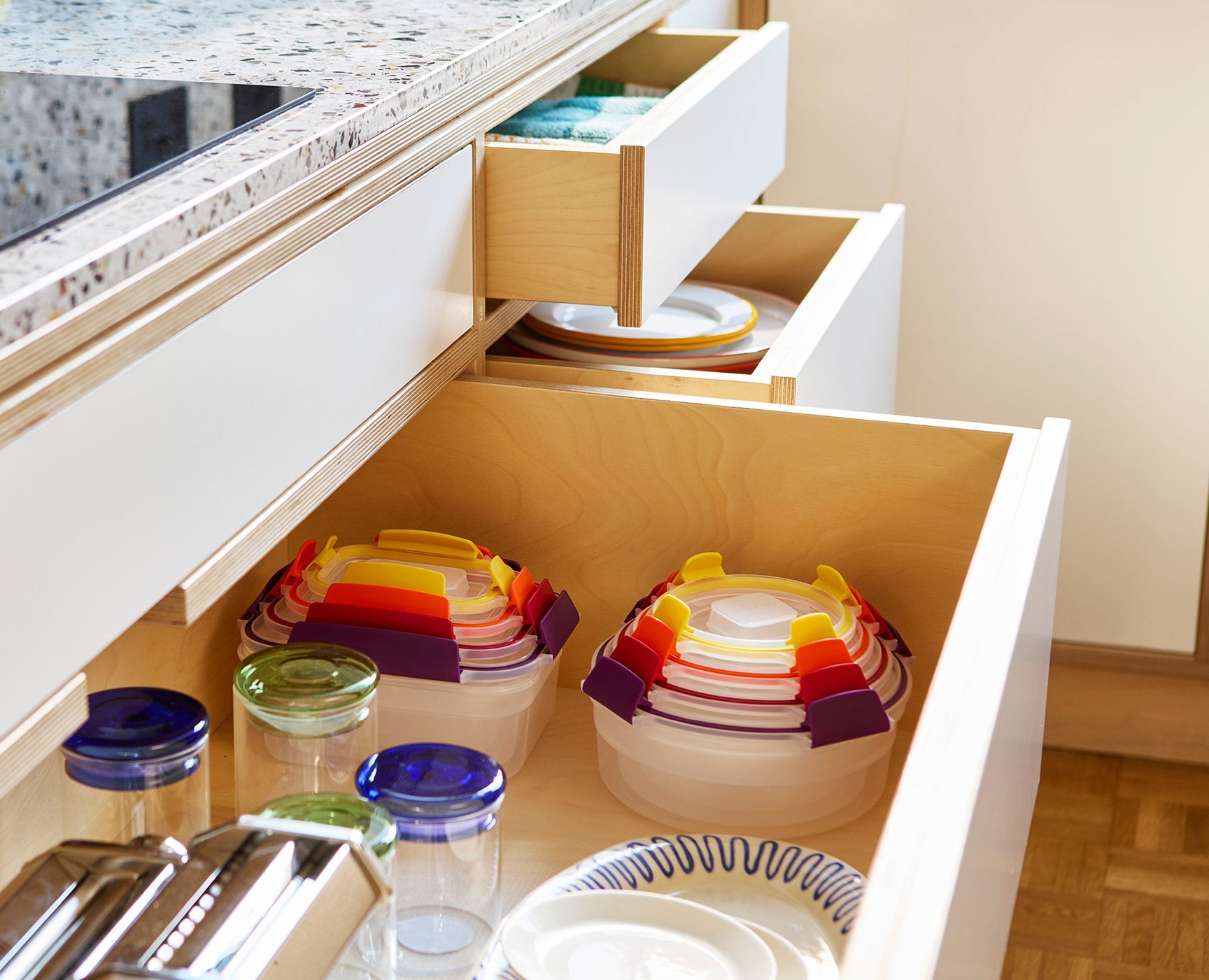 joseph-joseph-nest-lock-4-piece-multicolour-round-food-container-set image 2
