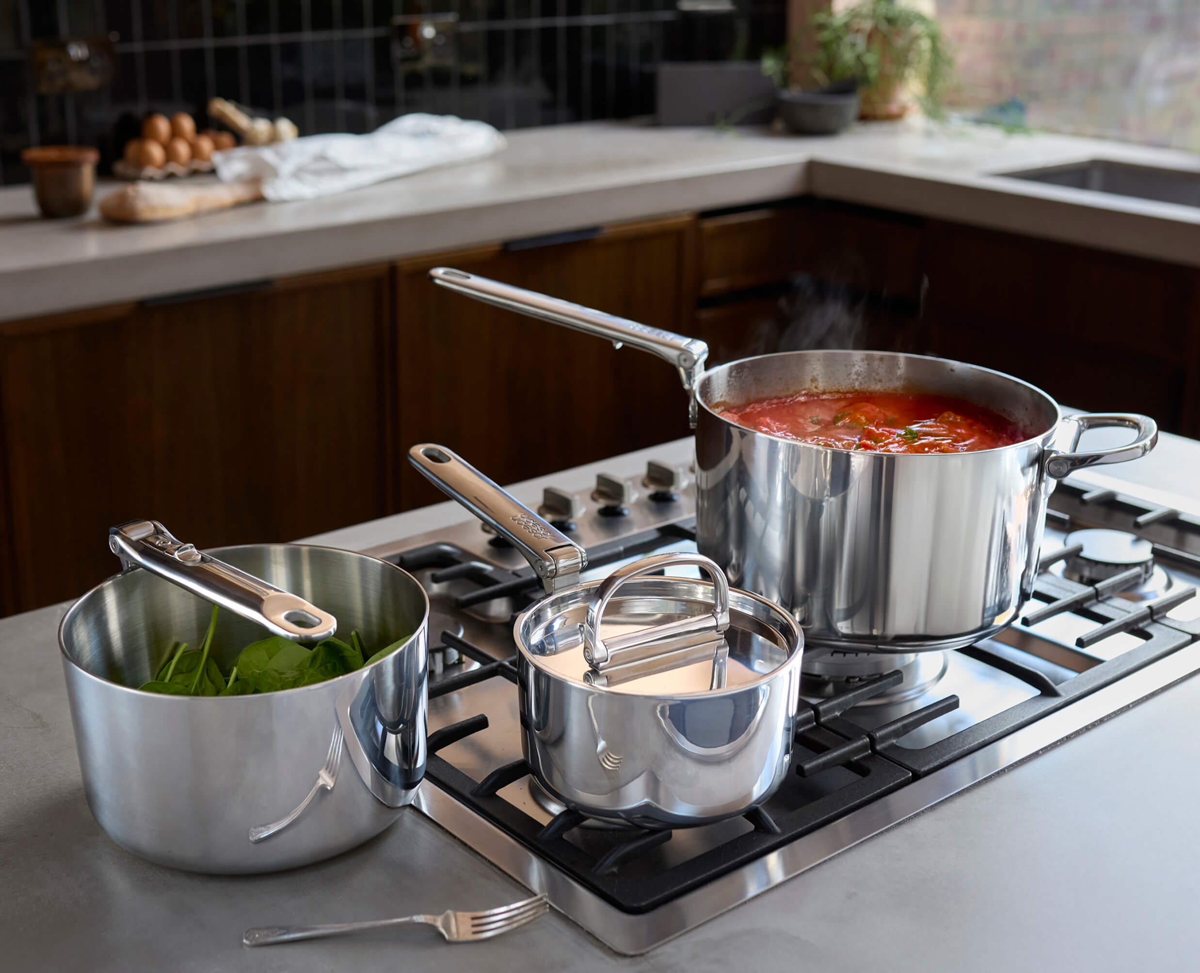 joseph-joseph-space-steel-folding-handle-3-piece-saucepan-set image 2
