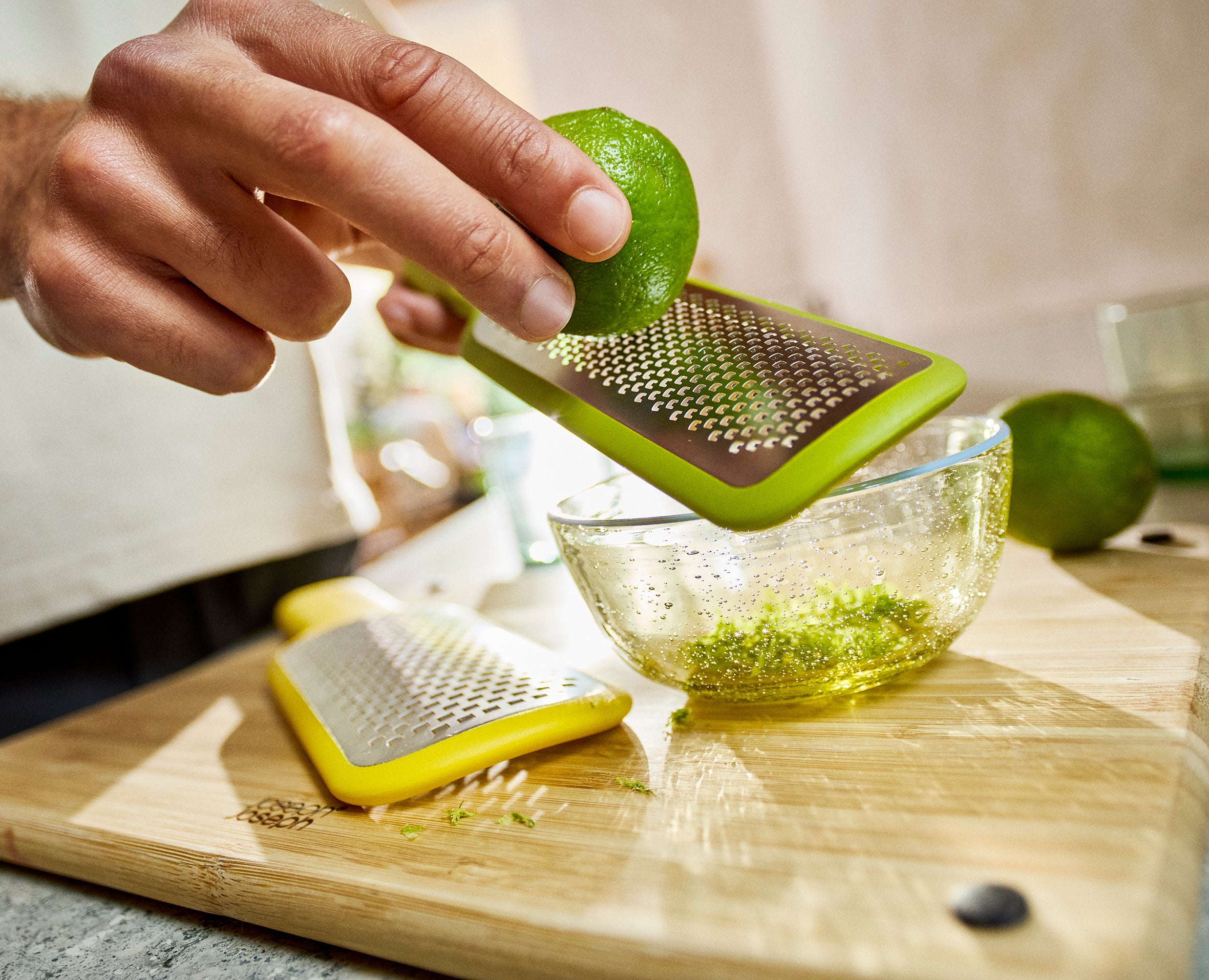joseph-joseph-nest-2-piece-grate-zest-set-with-storage-sheath image 4