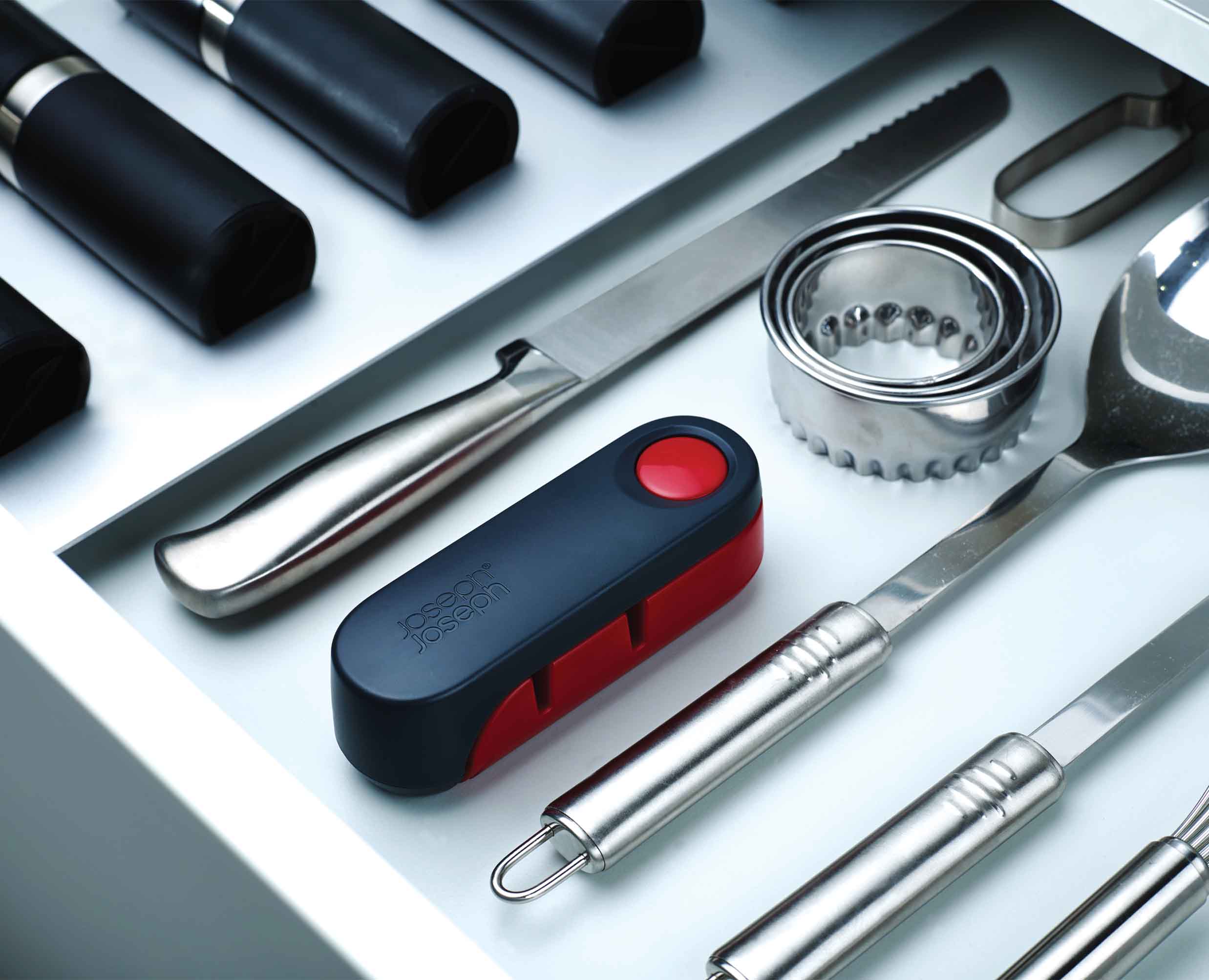 joseph-joseph-rota-red-folding-knife-sharpener image 3