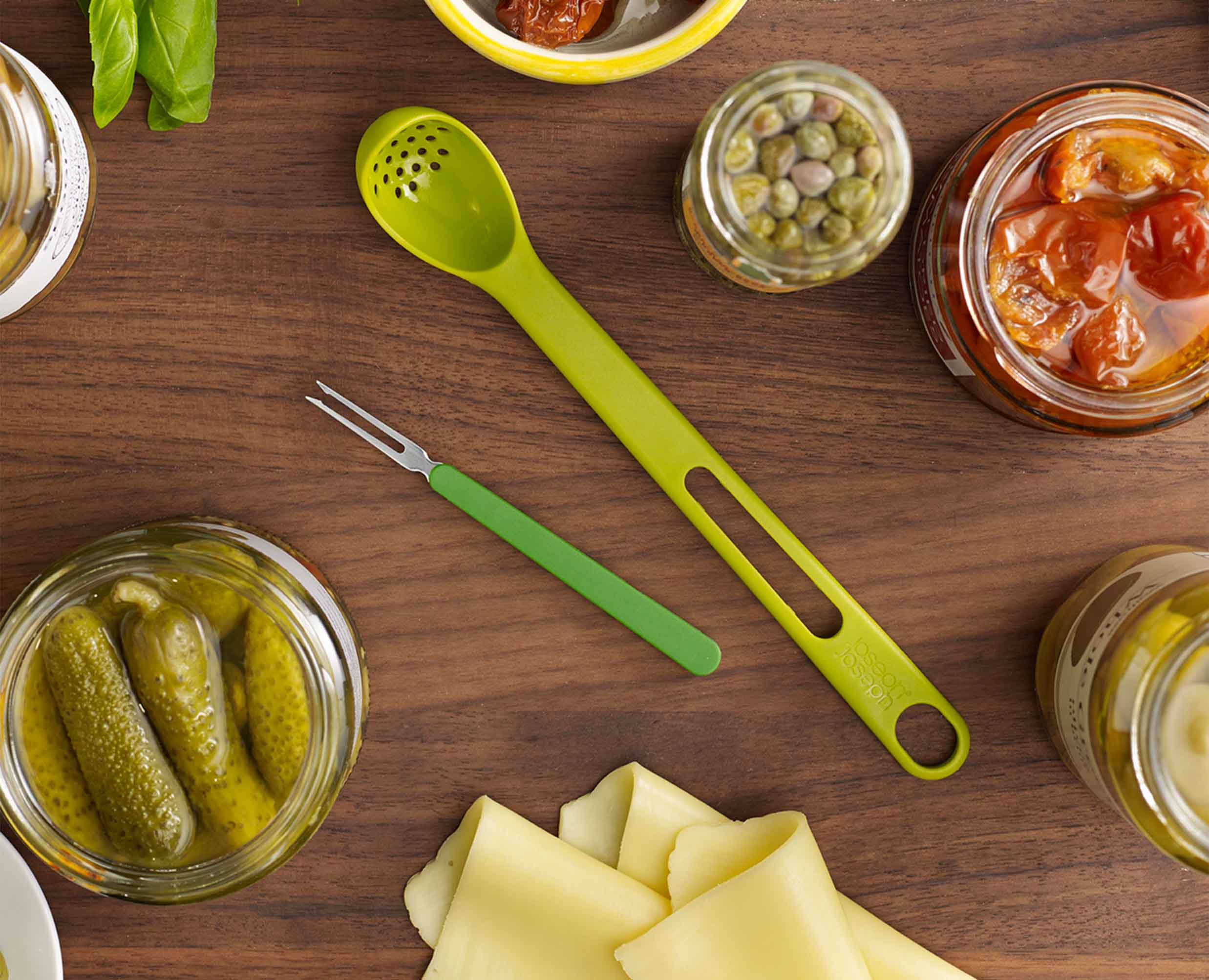 joseph-joseph-scoop-pick-2-piece-green-antipasti-set image 3