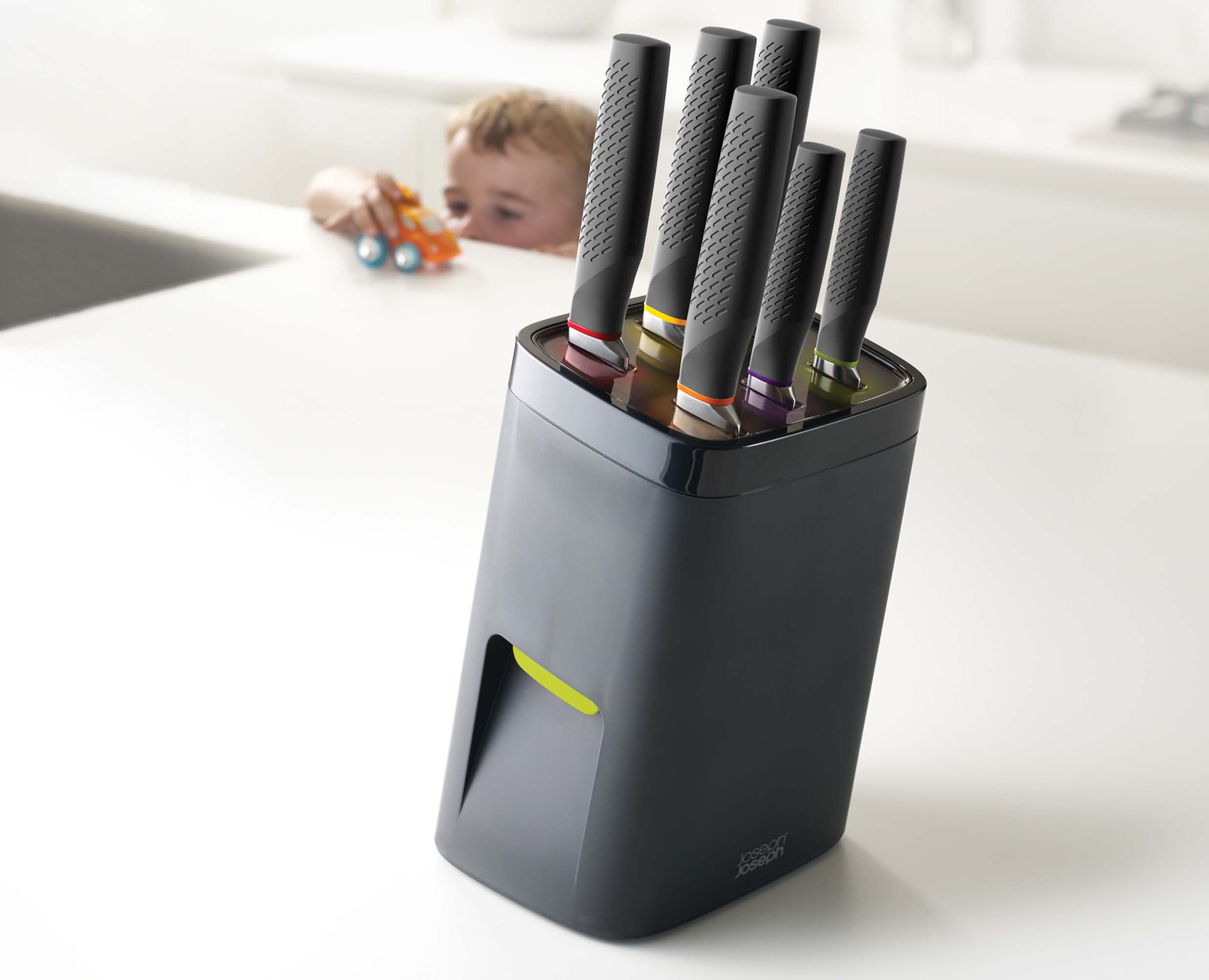 joseph-joseph-lockblock-black-knife-block-set-6-piece image 3