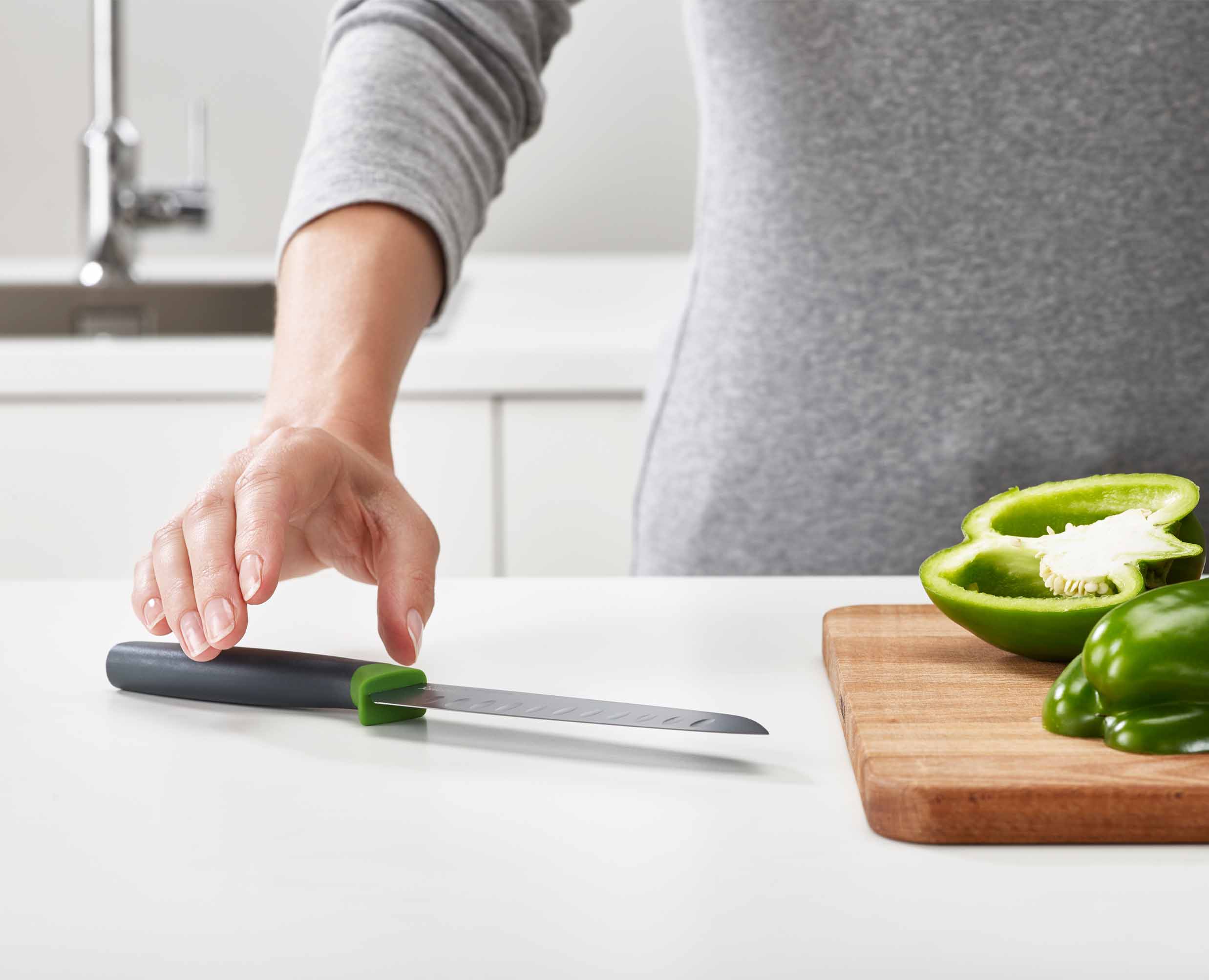 joseph-joseph-doorstore-4-piece-opal-kitchen-knife-set-with-mountable-storage-ca image 4