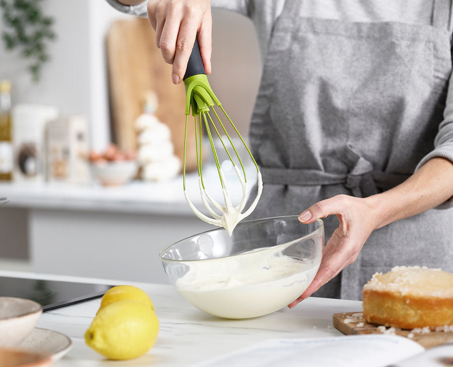 joseph-joseph-twist-2-in-1-green-whisk image 2