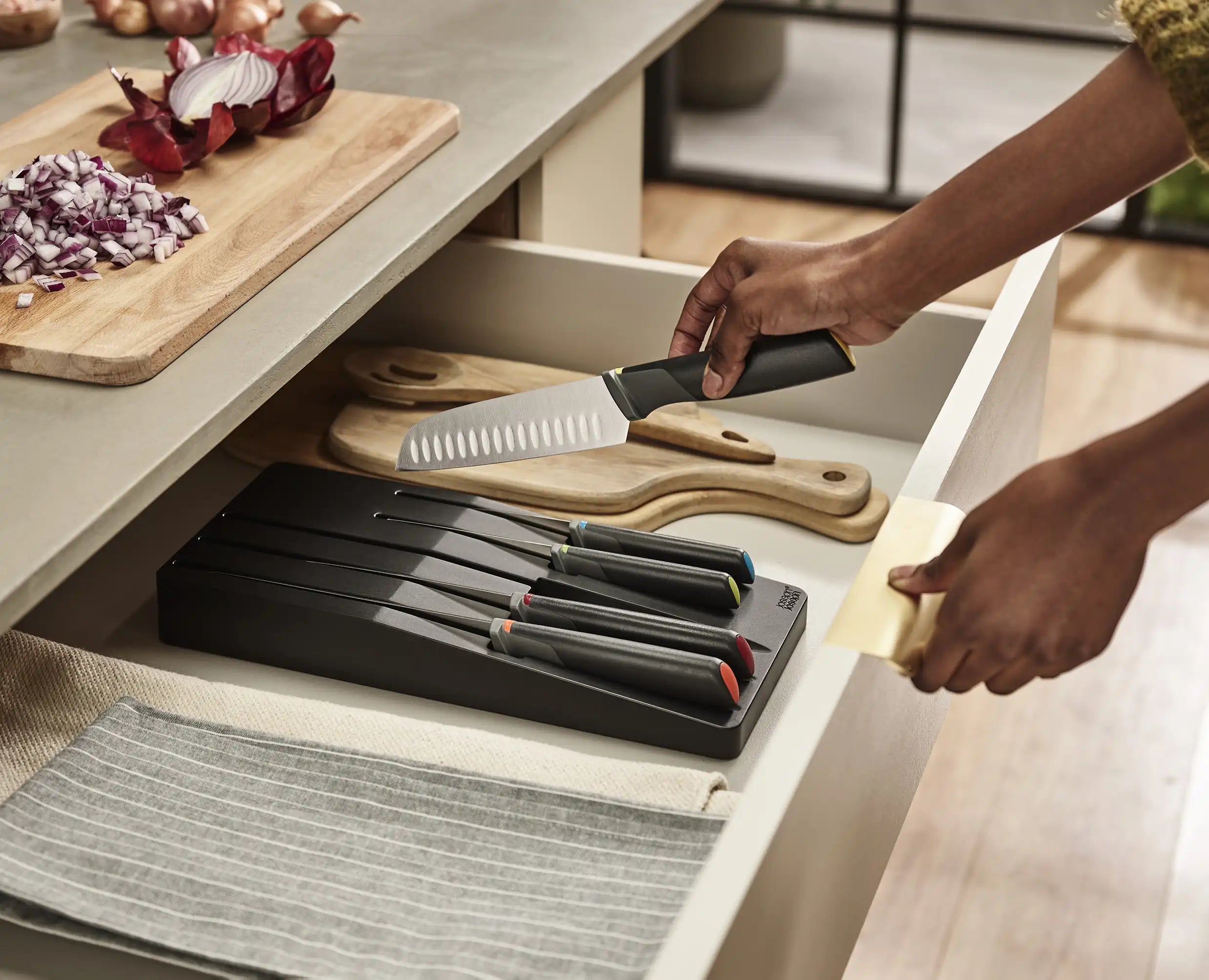 joseph-joseph-elevate-store-5-piece-knife-set-with-in-drawer-storage-tray-multic image 3