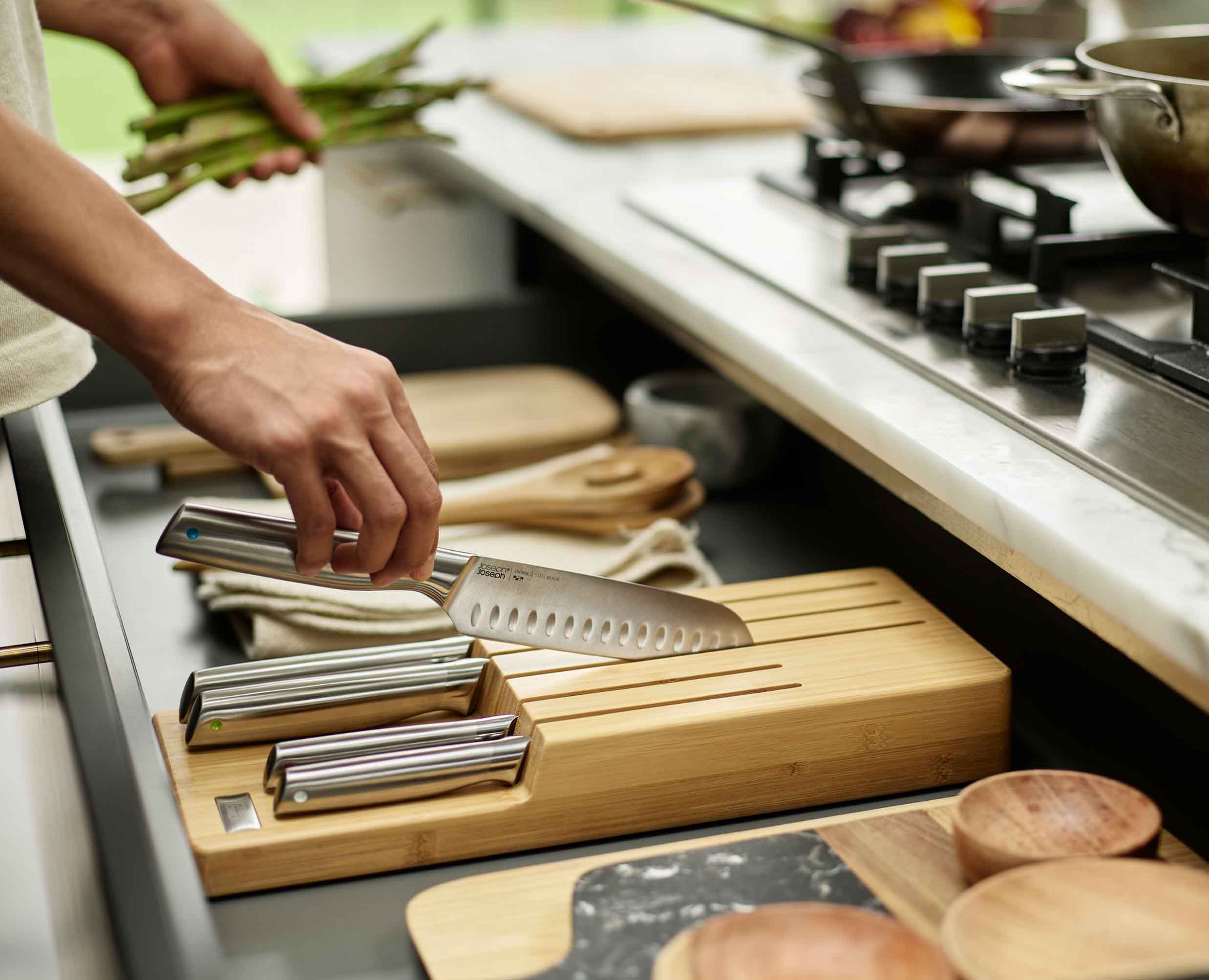 joseph-joseph-elevate-steel-knife-set-with-in-drawer-bamboo-storage-tray image 3