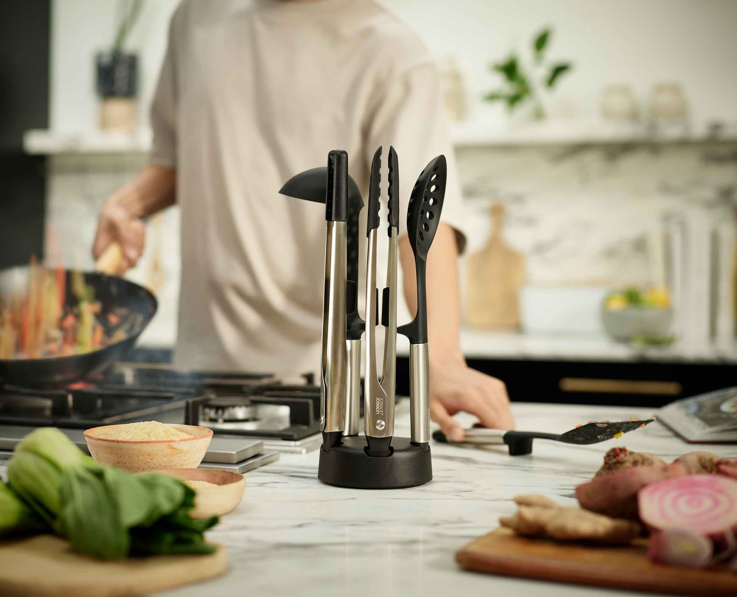 joseph-joseph-elevate-fusion-5-piece-stainless-steel-utensil-set-with-stand image 3