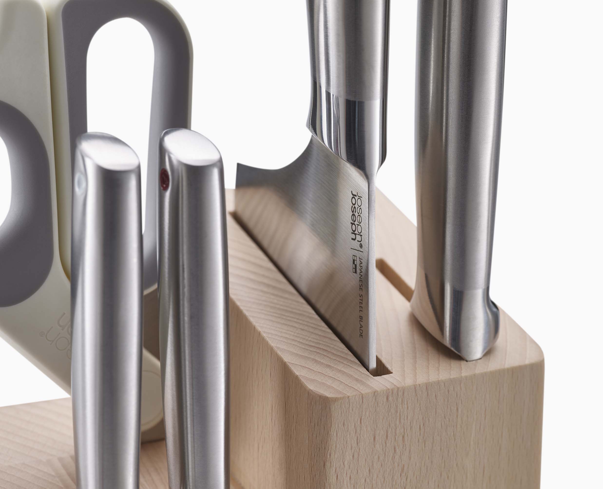 joseph-joseph-elevate-fusion-5-piece-knife-scissor-set-with-beechwood-block image 7