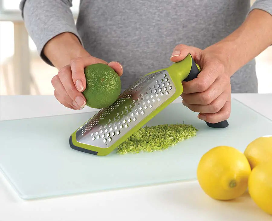 joseph-joseph-twist-grater-green-with-coarse-and-fine-blades image 2