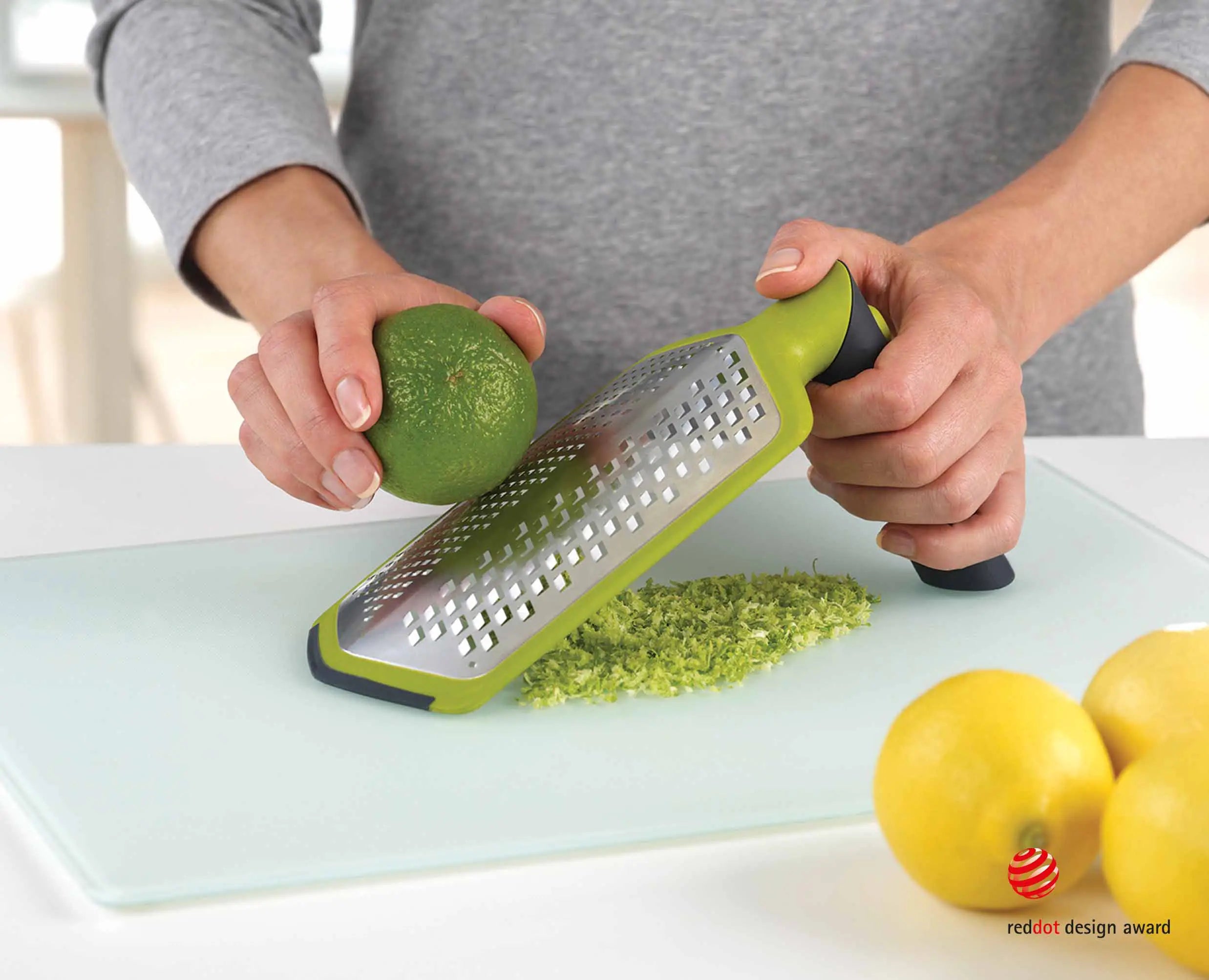 joseph-joseph-twist-grater-green-with-coarse-and-fine-blades image 3