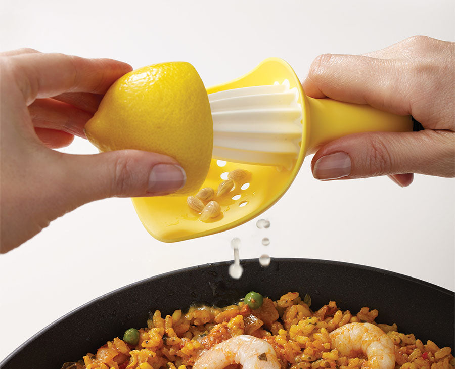 joseph-joseph-catcher-yellow-citrus-reamer image 2