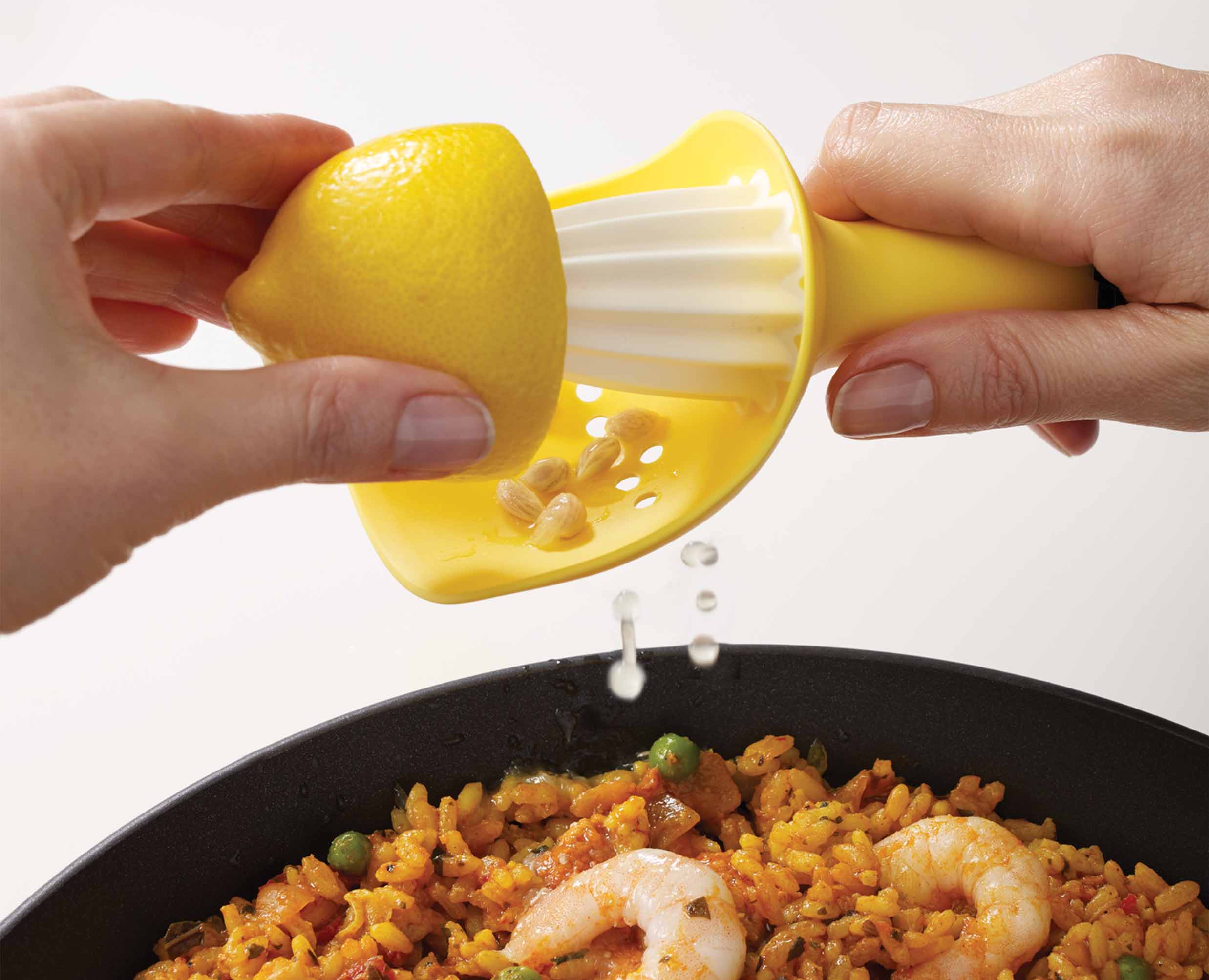 joseph-joseph-catcher-yellow-citrus-reamer image 3