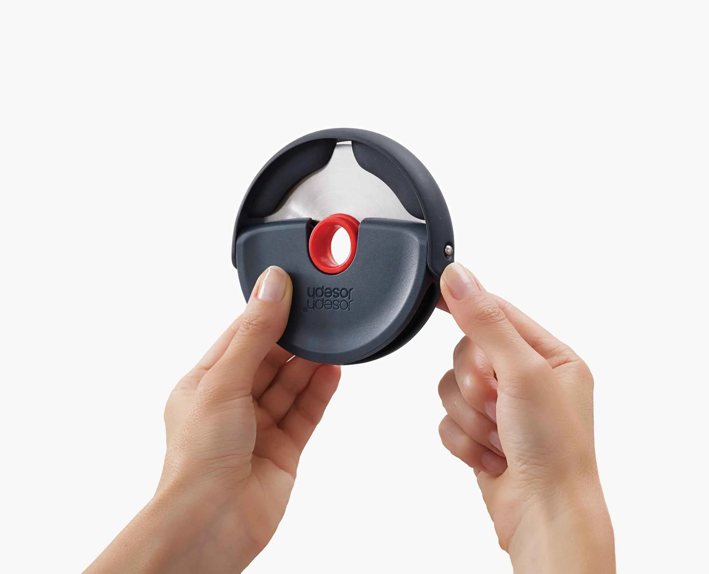 joseph-joseph-disc-easy-clean-grey-pizza-cutter image 4