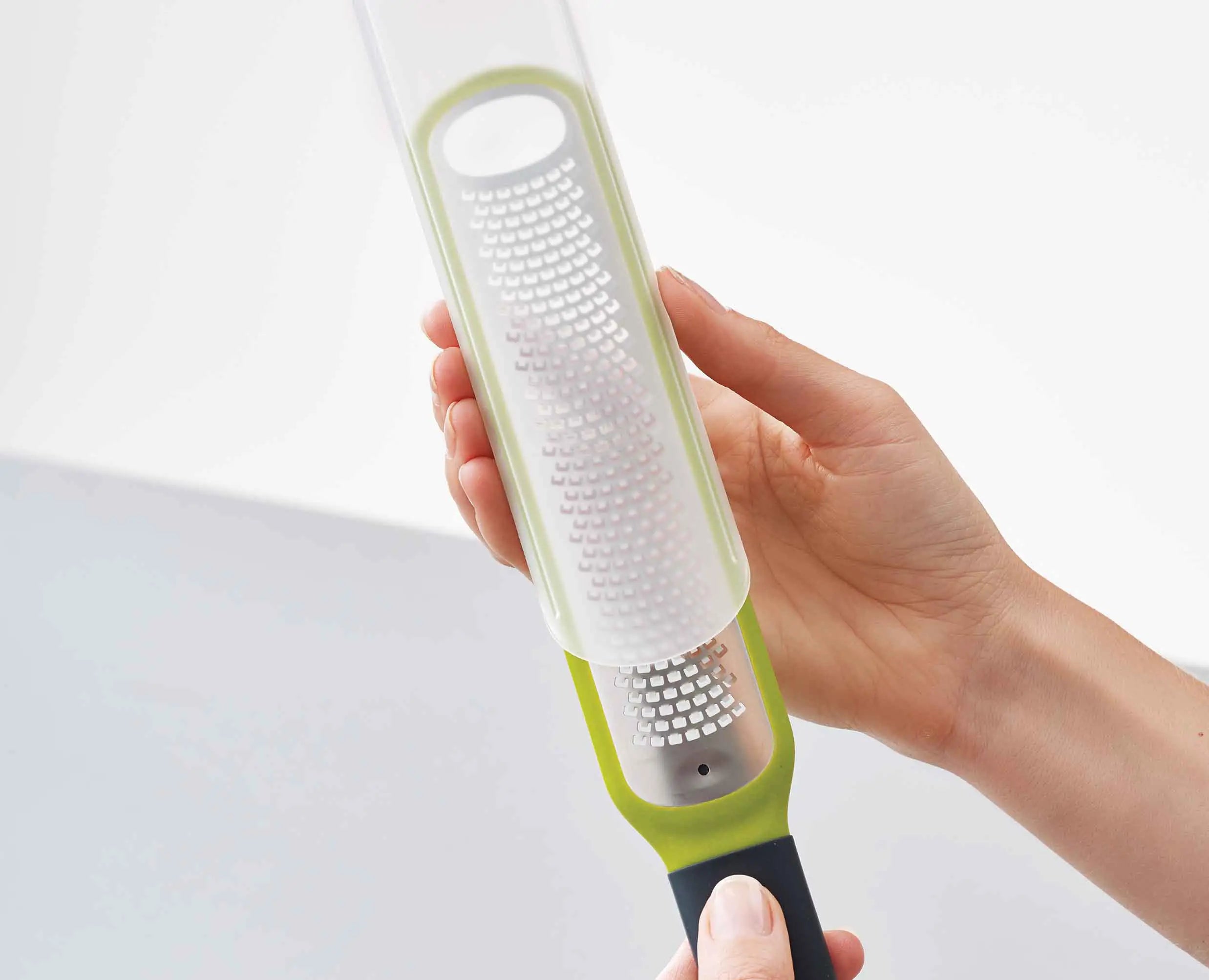 joseph-joseph-handi-zest-green-citrus-zester-with-blade-wiper image 4
