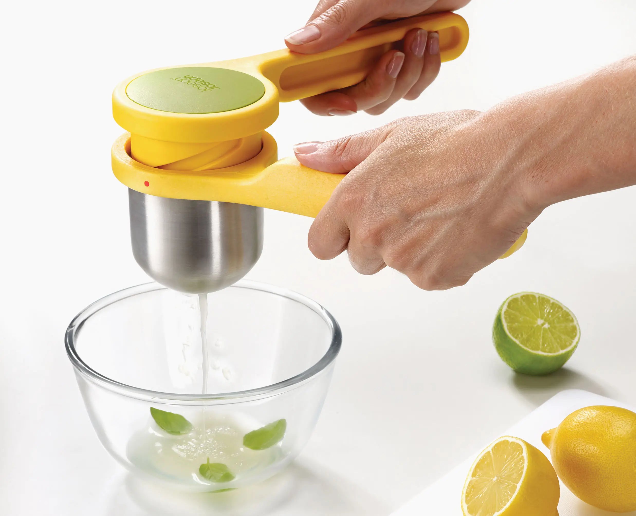 joseph-joseph-helix-citrus-juicer-yellow-easy-squeeze-lemon-lime-press image 3