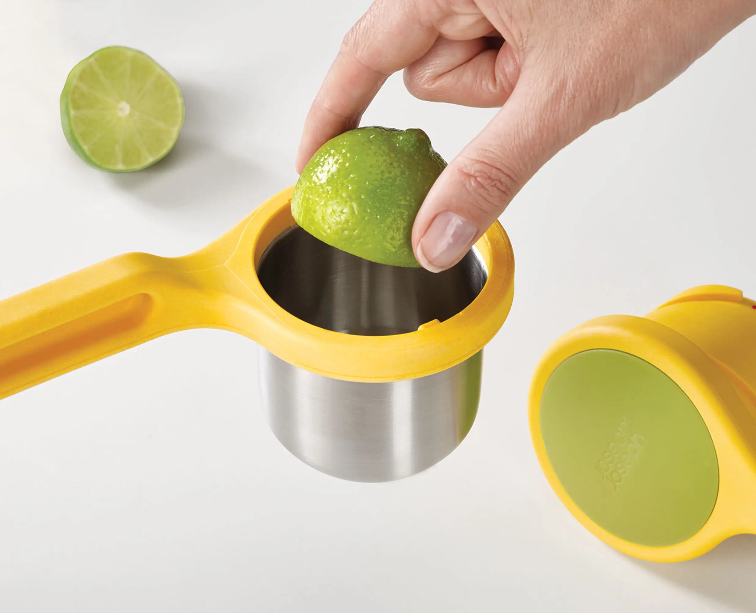 joseph-joseph-helix-citrus-juicer-yellow-easy-squeeze-lemon-lime-press image 4