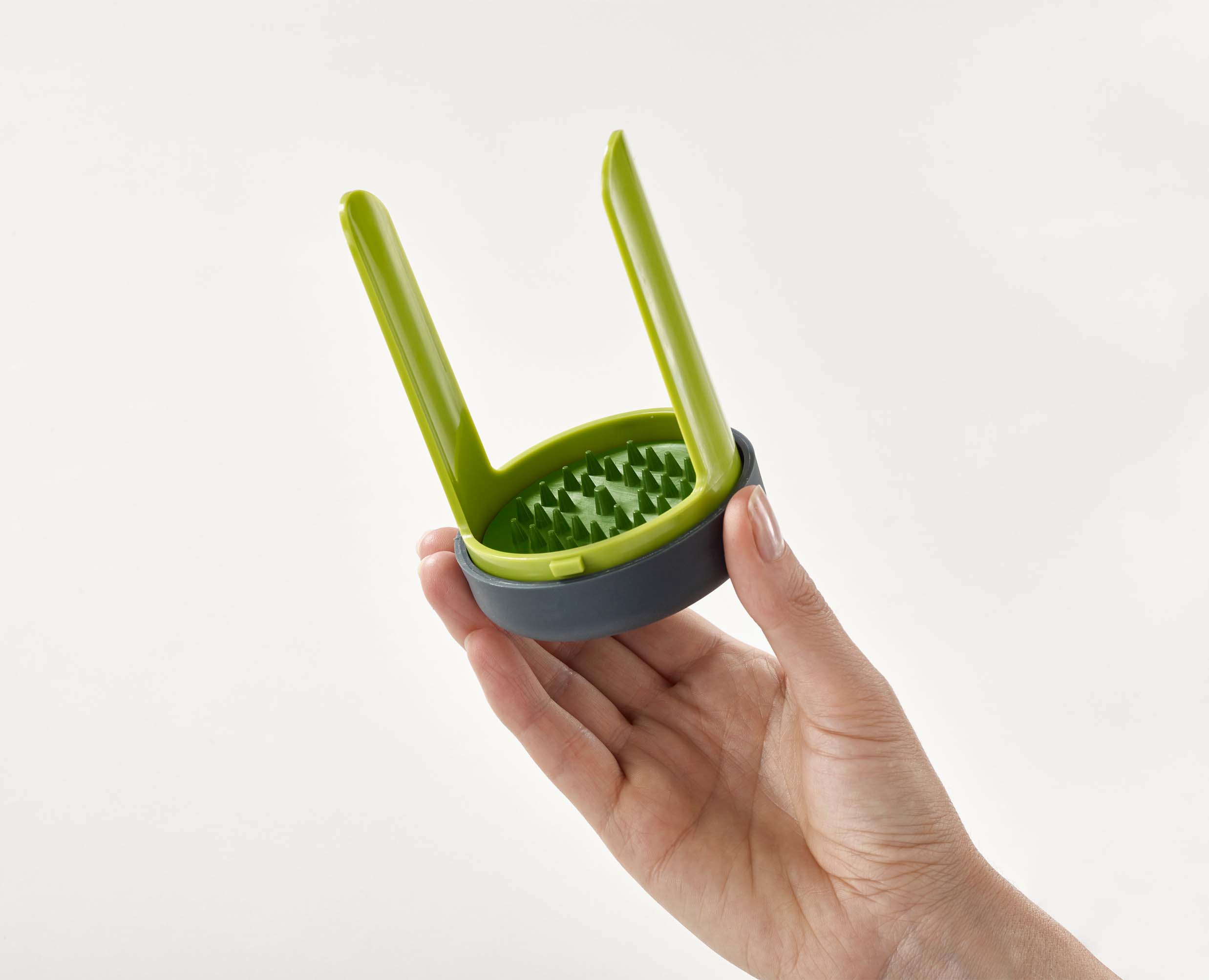 joseph-joseph-spiro-handheld-spiralizer-green image 6