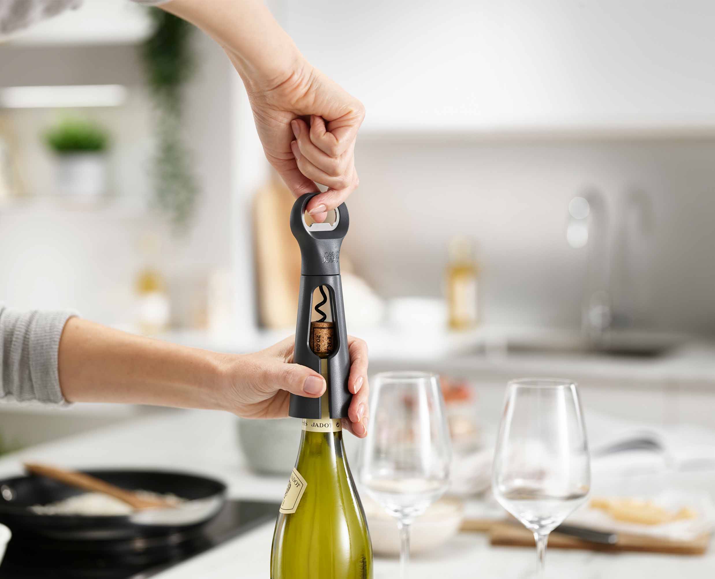 joseph-joseph-barstar-3-in-1-grey-corkscrew image 3