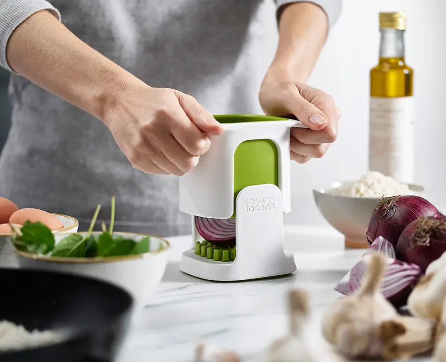 joseph-joseph-chopcup-white-vegetable-chopper-compact-with-stainless-steel-blade image 2