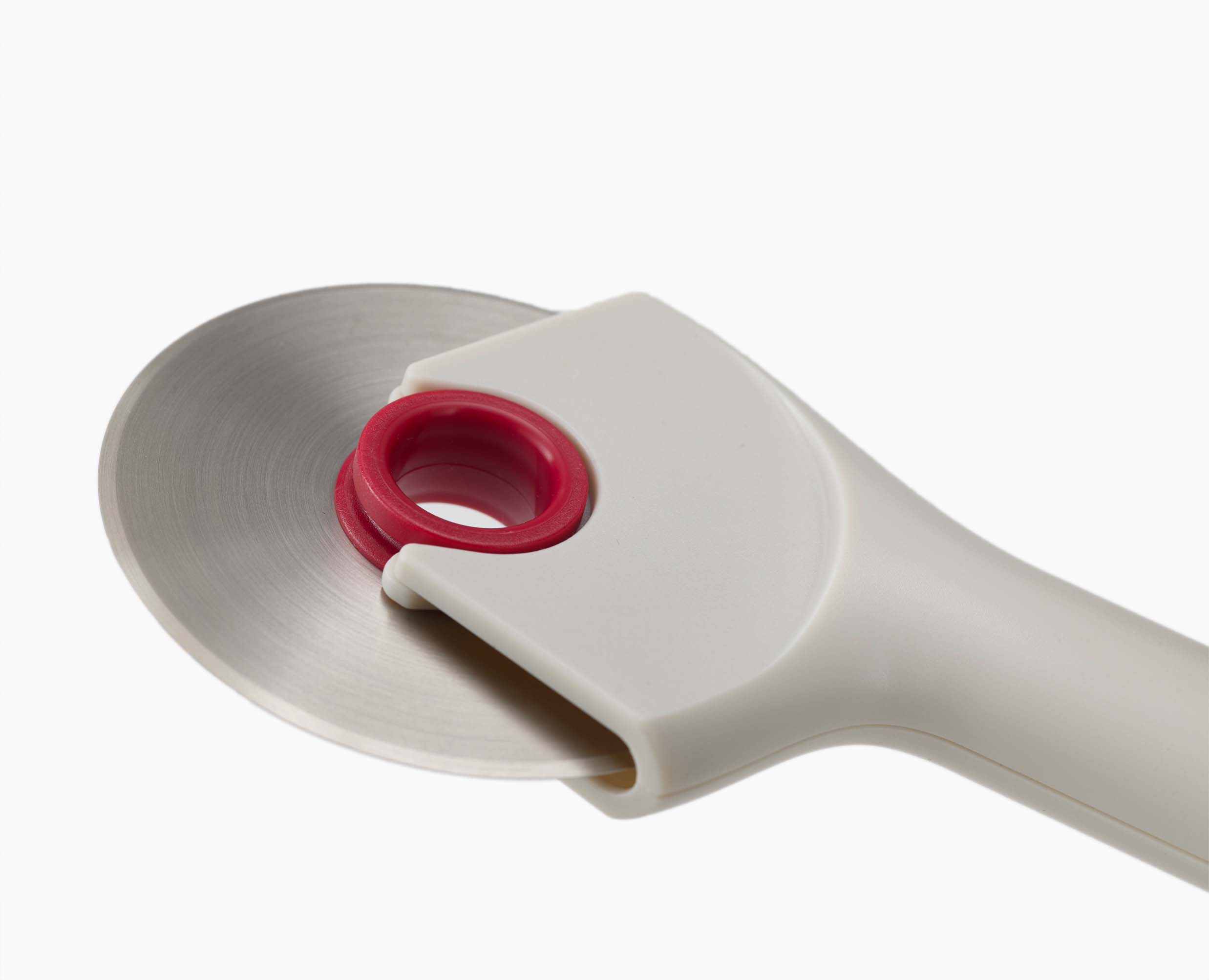joseph-joseph-ringo-easy-clean-red-pizza-cutter image 5