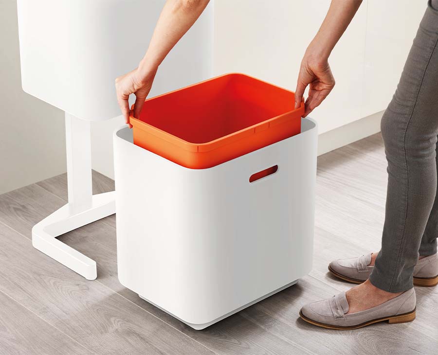 joseph-joseph-totem-max-30l-inner-bucket-red-replacement-bin-liner image 2