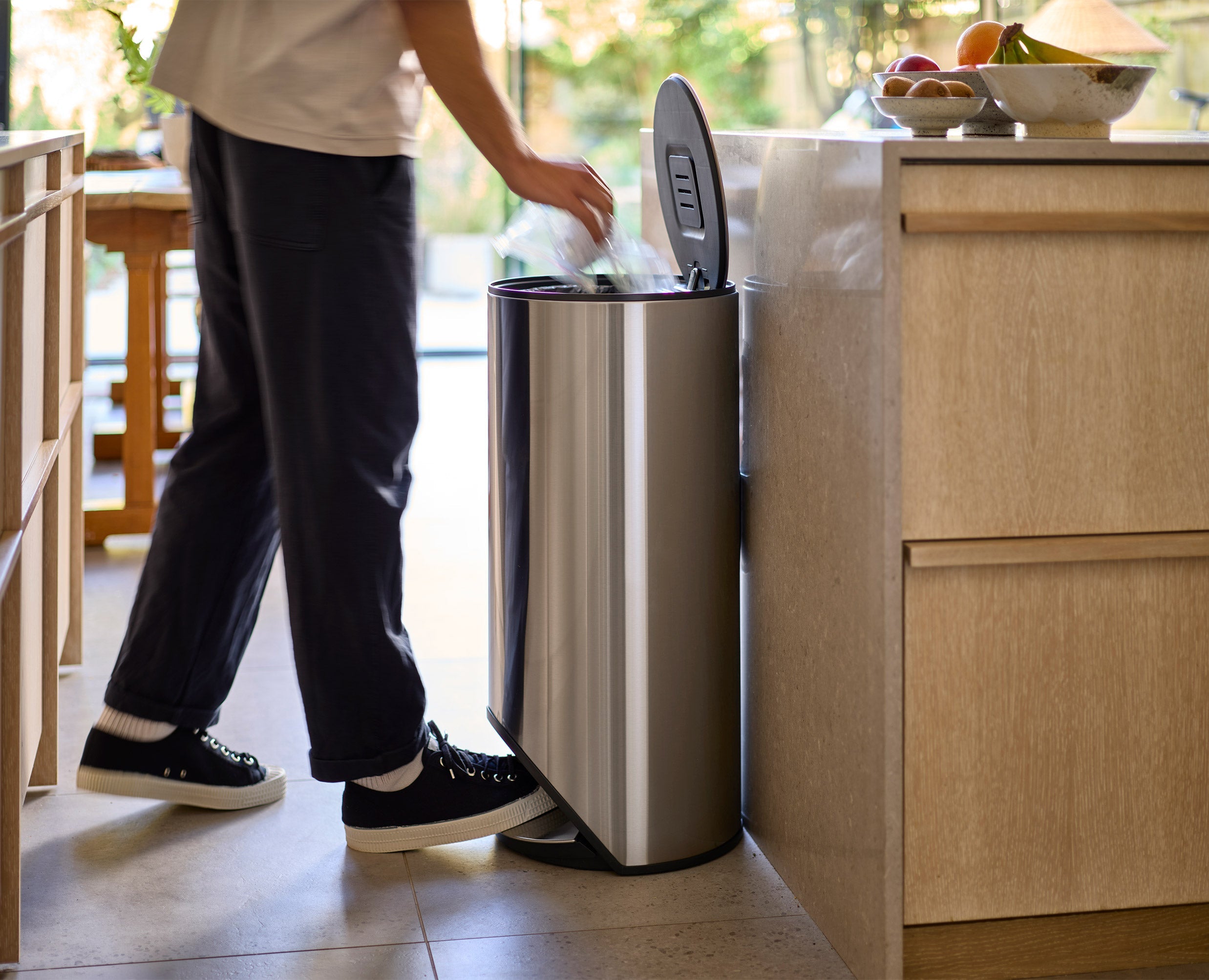 joseph-joseph-arc-30l-easy-push-stainless-steel-pedal-bin-starter-set image 2