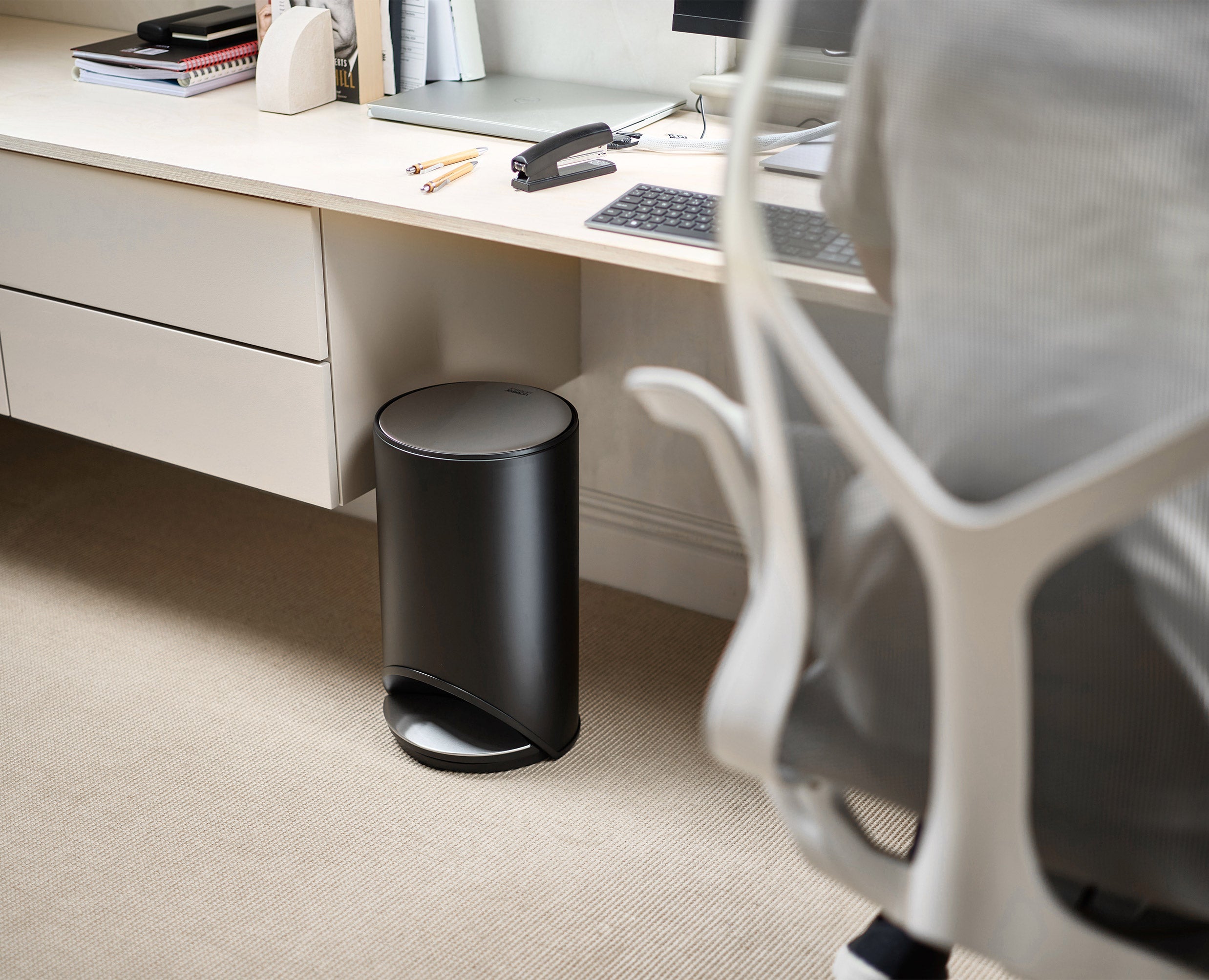 joseph-joseph-arc-10l-easy-push-matt-black-pedal-bin-starter-set-with-liners image 2