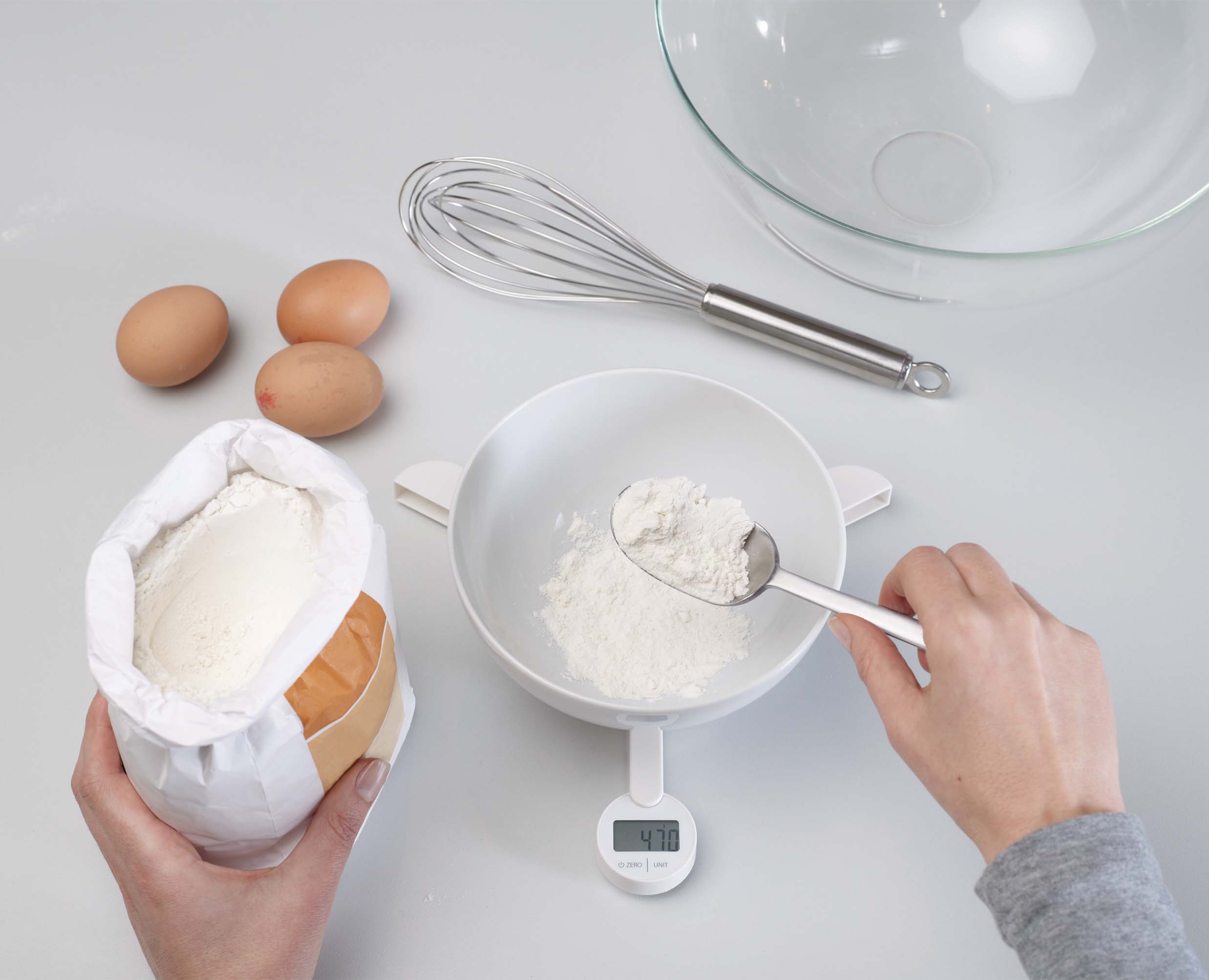 joseph-joseph-triscale-digital-white-kitchen-scales image 3