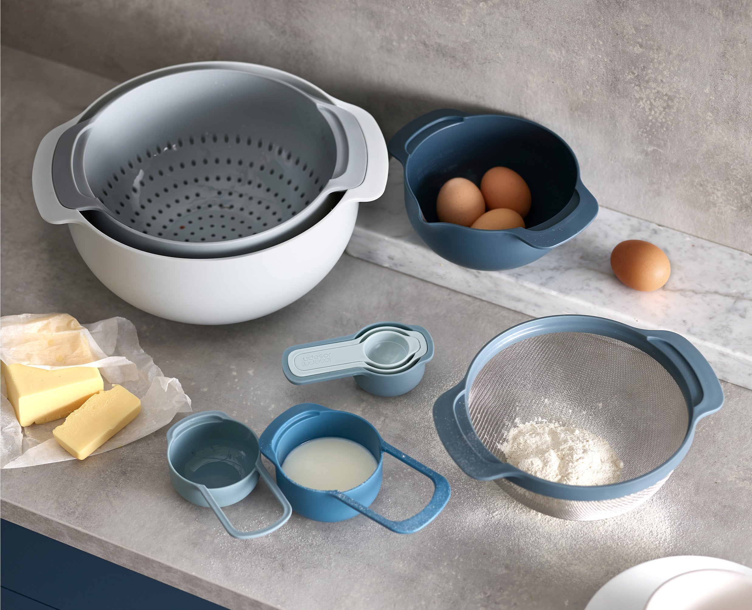 joseph-joseph-3-piece-blue-baking-bundle-set-nest-9-plus-bowls image 2