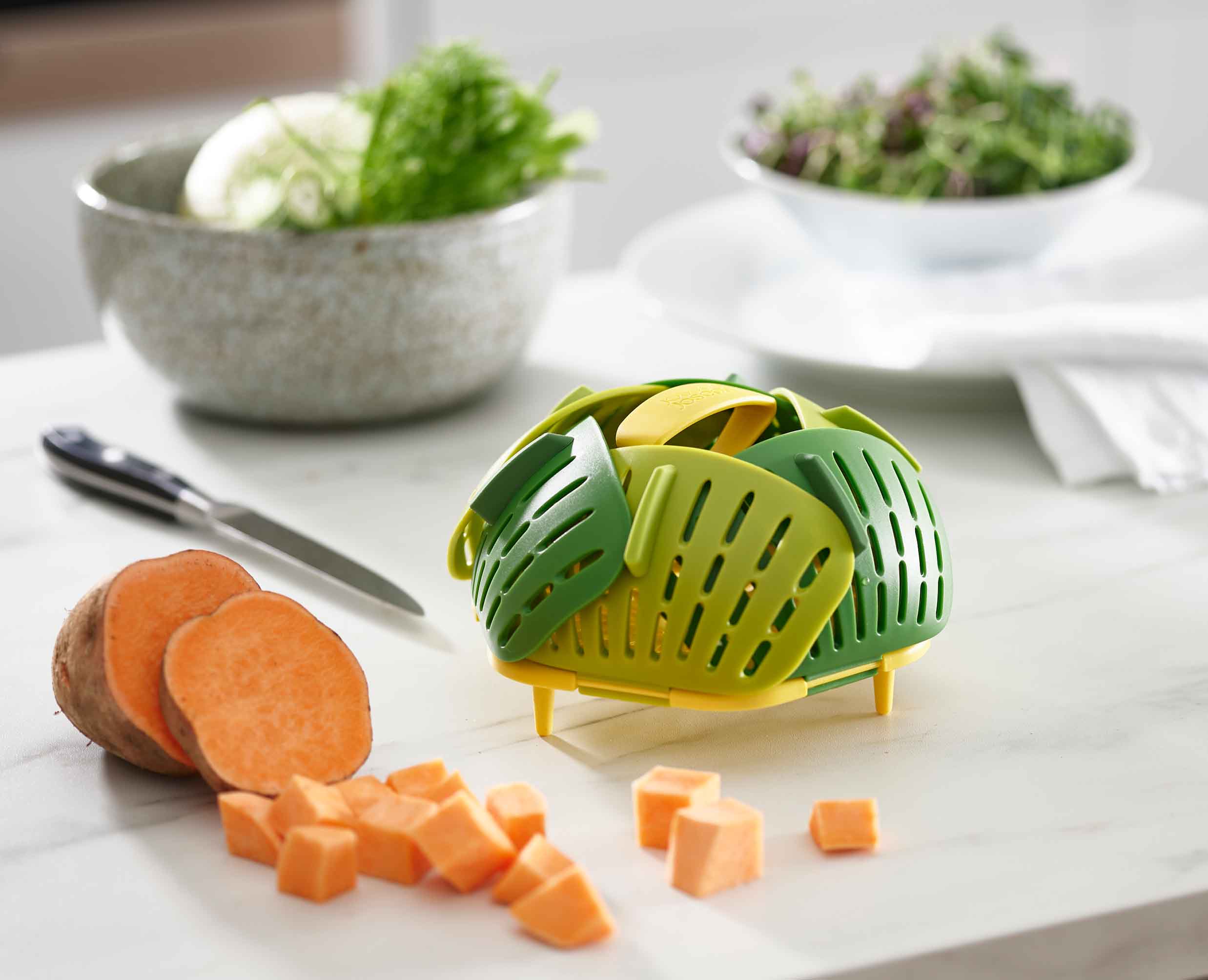 joseph-joseph-bloom-green-folding-steamer-basket image 4