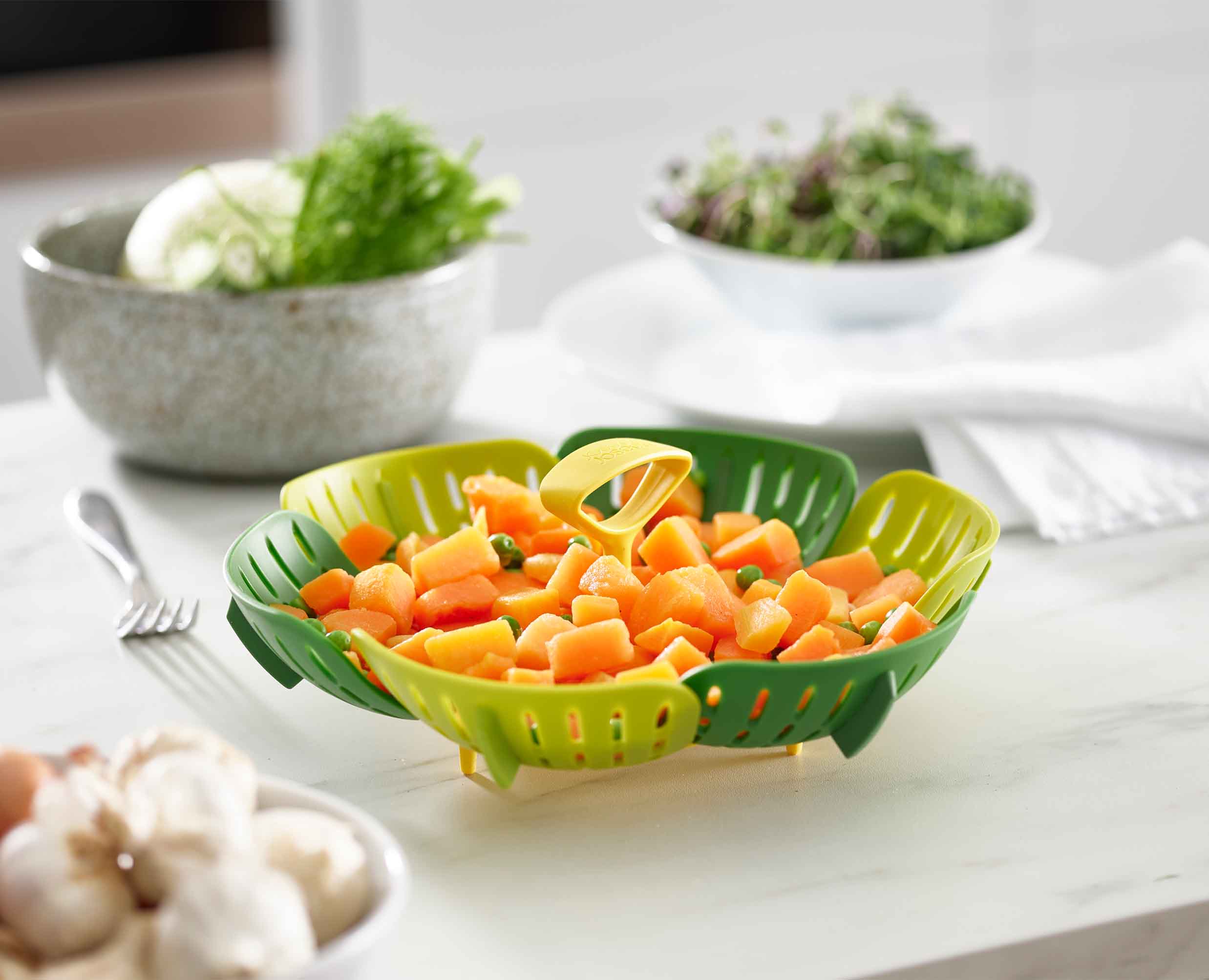 joseph-joseph-bloom-green-folding-steamer-basket image 5