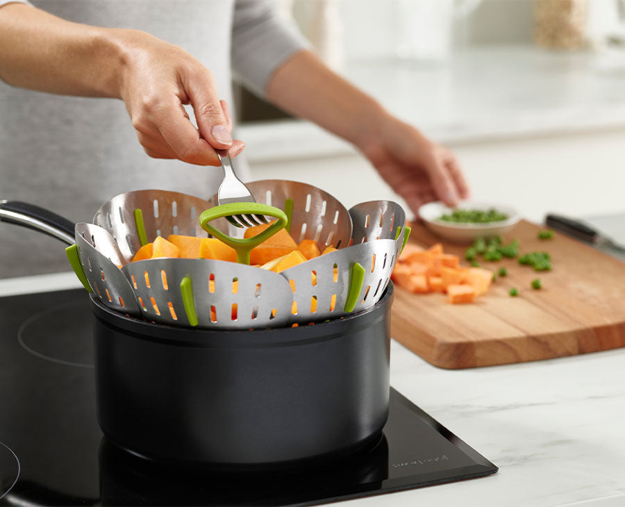joseph-joseph-bloom-stainless-steel-folding-steamer-basket image 2
