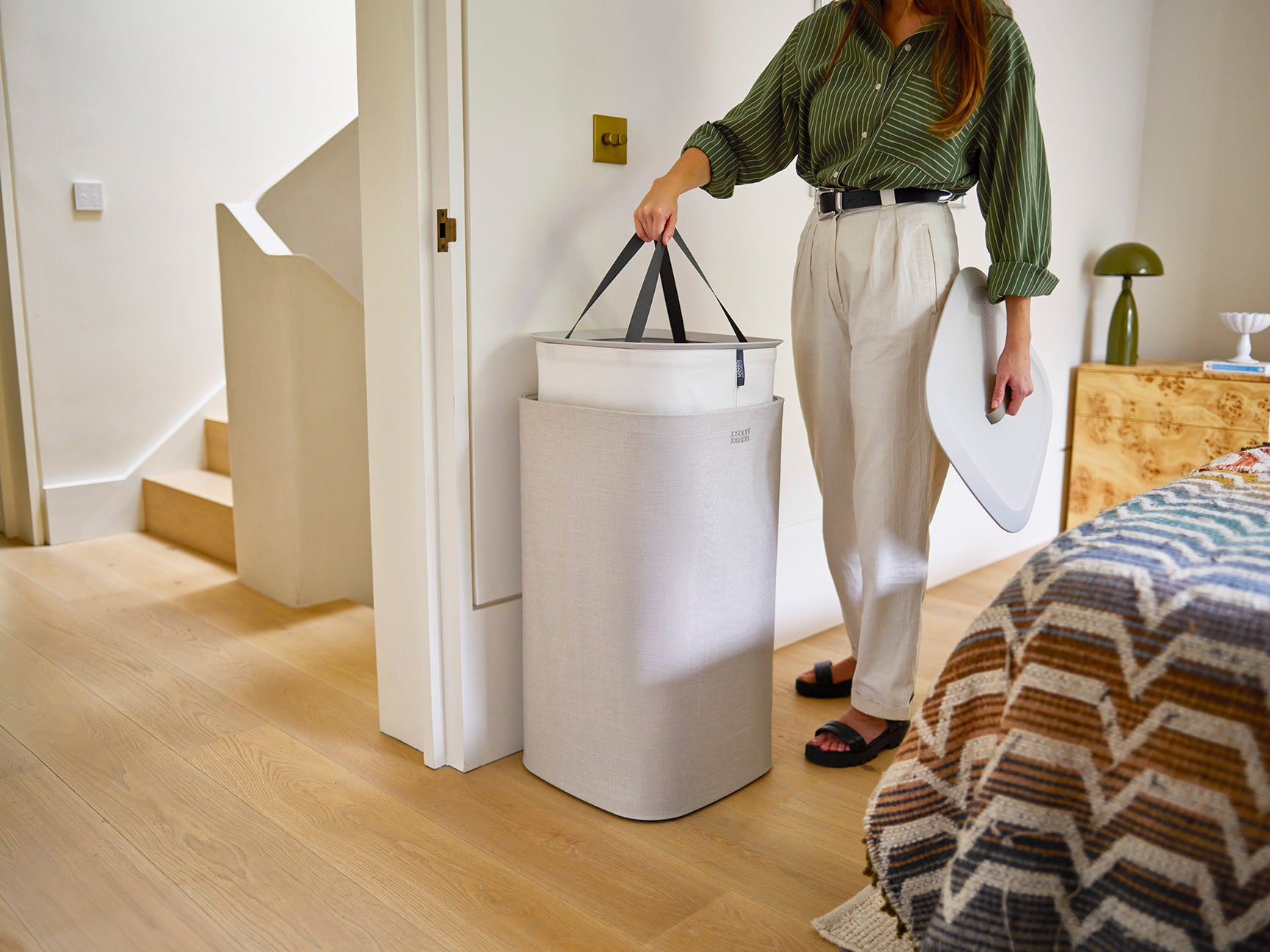 joseph-joseph-tota-one-60l-ecru-laundry-basket-with-removable-tote-bag image 3