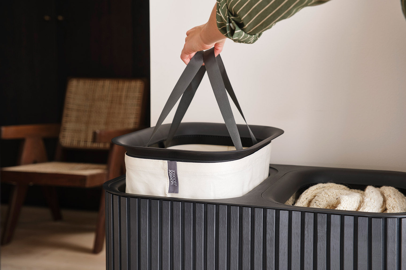 joseph-joseph-tota-luxe-90l-black-laundry-separation-basket-with-bamboo-frame image 5