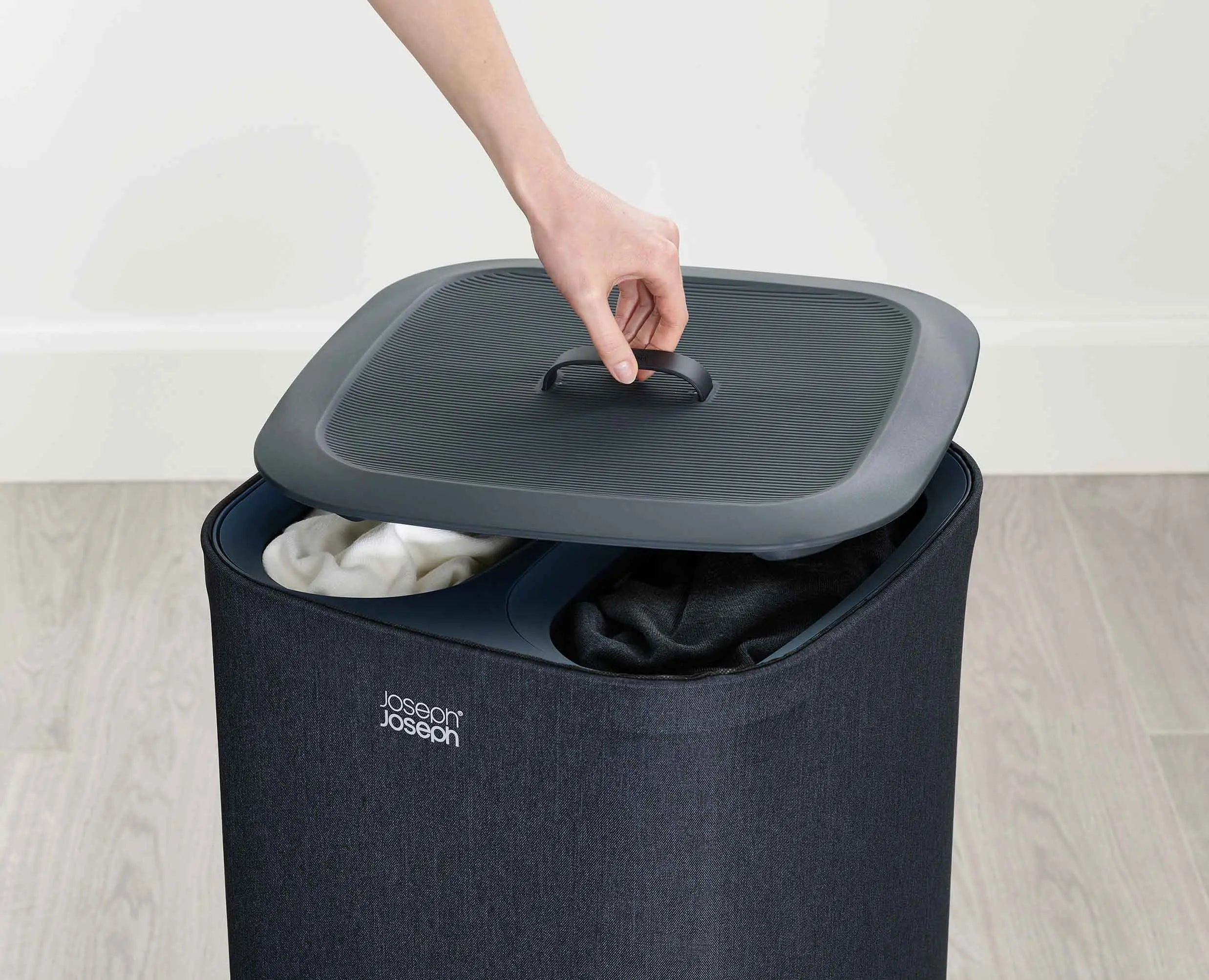 joseph-joseph-tota-60l-black-laundry-separation-basket image 4
