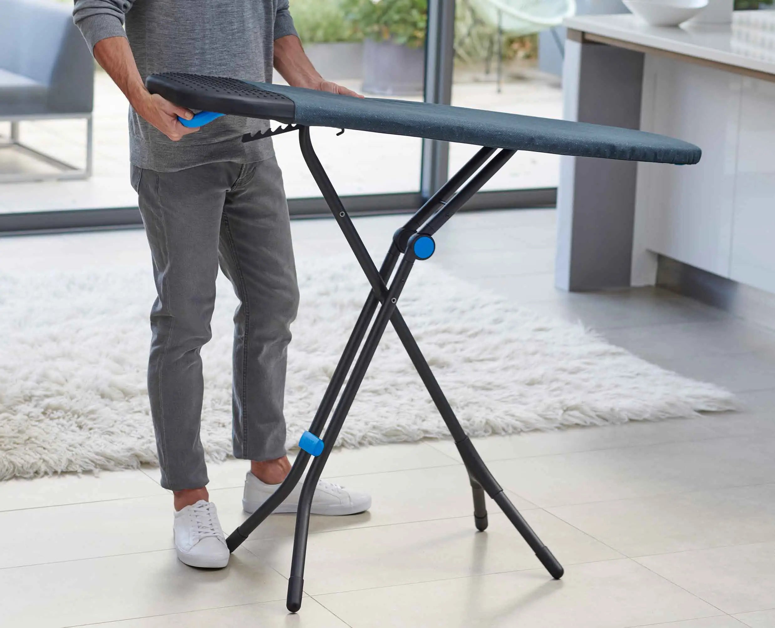 joseph-joseph-glide-plus-130cm-blue-easy-store-ironing-board-with-advanced-cover image 7