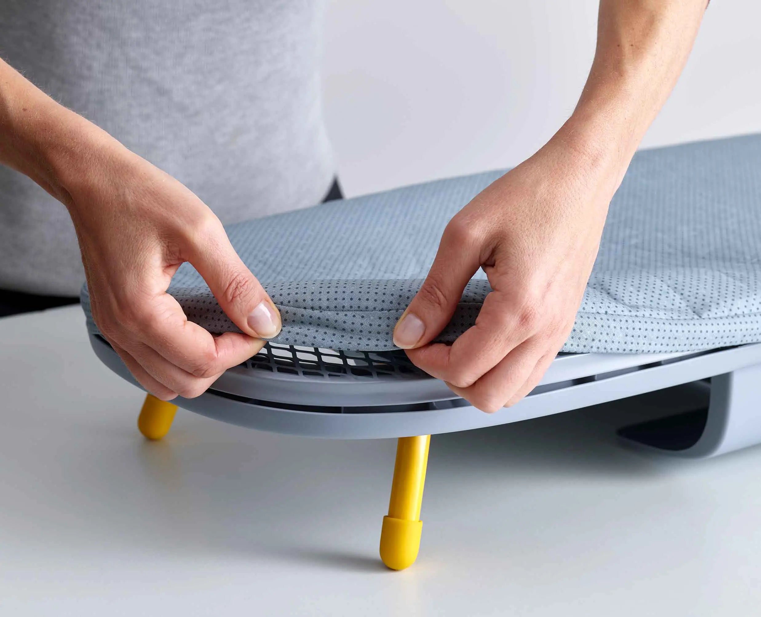 joseph-joseph-pocket-90cm-folding-grey-ironing-board image 4