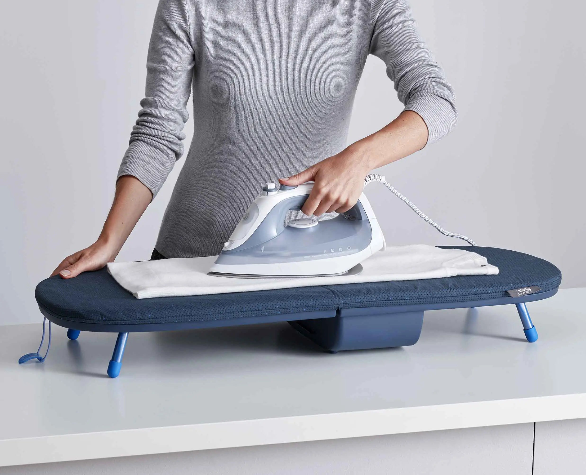 joseph-joseph-pocket-plus-90cm-folding-blue-ironing-board-with-advanced-cover image 7