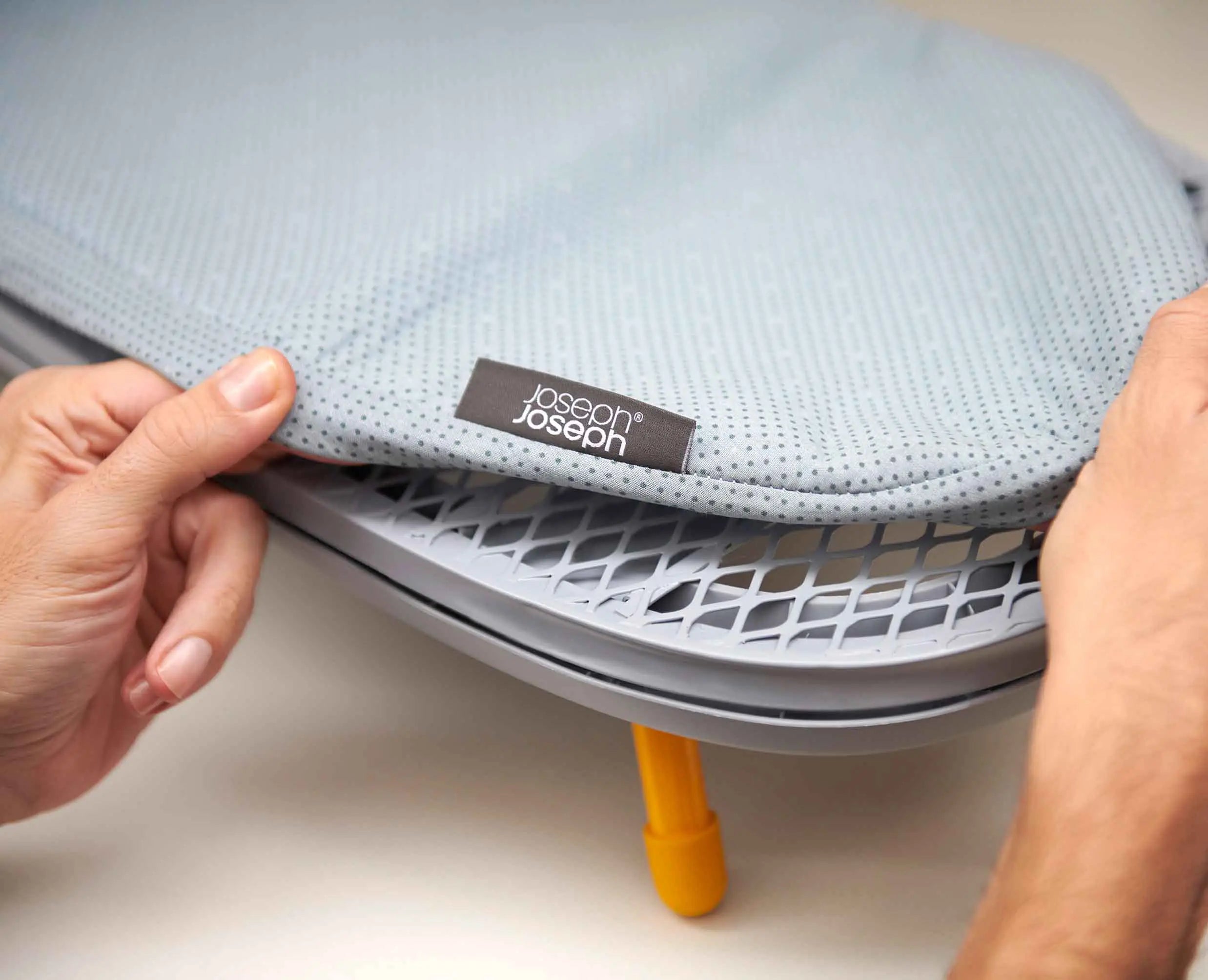 joseph-joseph-pocket-90cm-grey-ironing-board-cover image 4