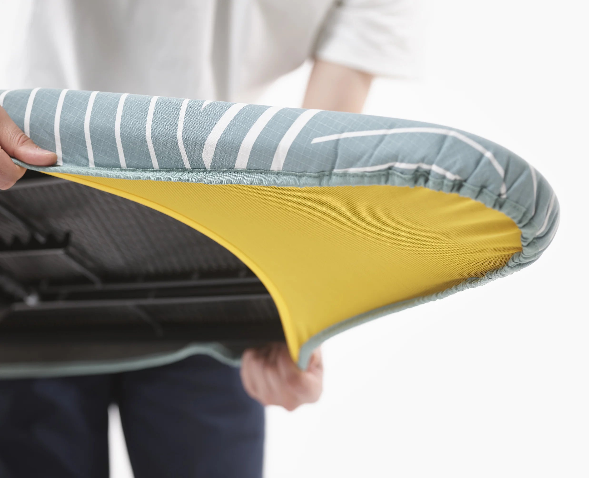 joseph-joseph-flexa-124-135cm-blue-easy-fit-ironing-board-cover image 5