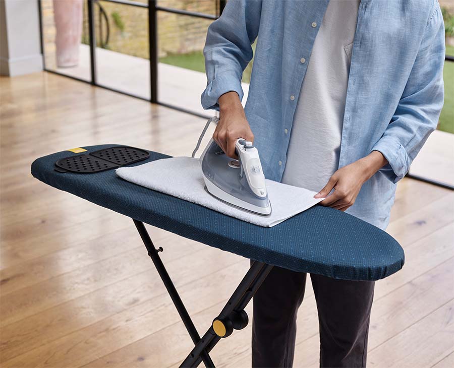 joseph-joseph-glide-compact-plus-110cm-blue-ironing-board-with-dripshield-cover image 2