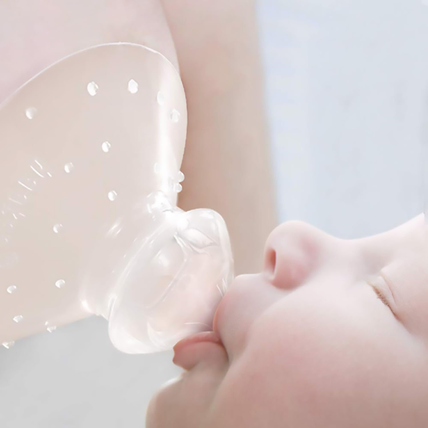 haakaa-extra-soft-silicone-nipple-shields-for-breastfeeding-1-pack image 2