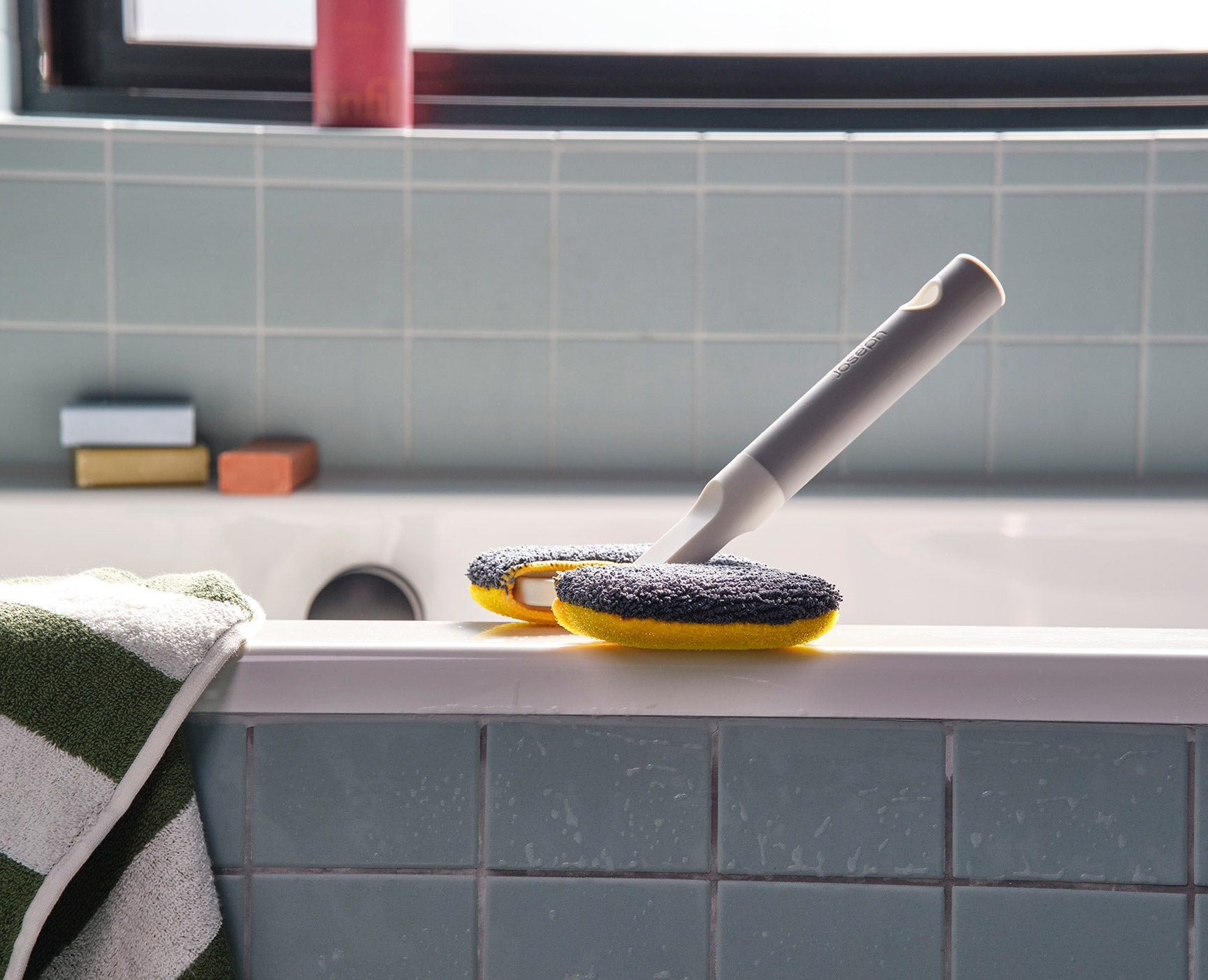 joseph-joseph-cleantech-2-in-1-surface-scrubber-tool image 2