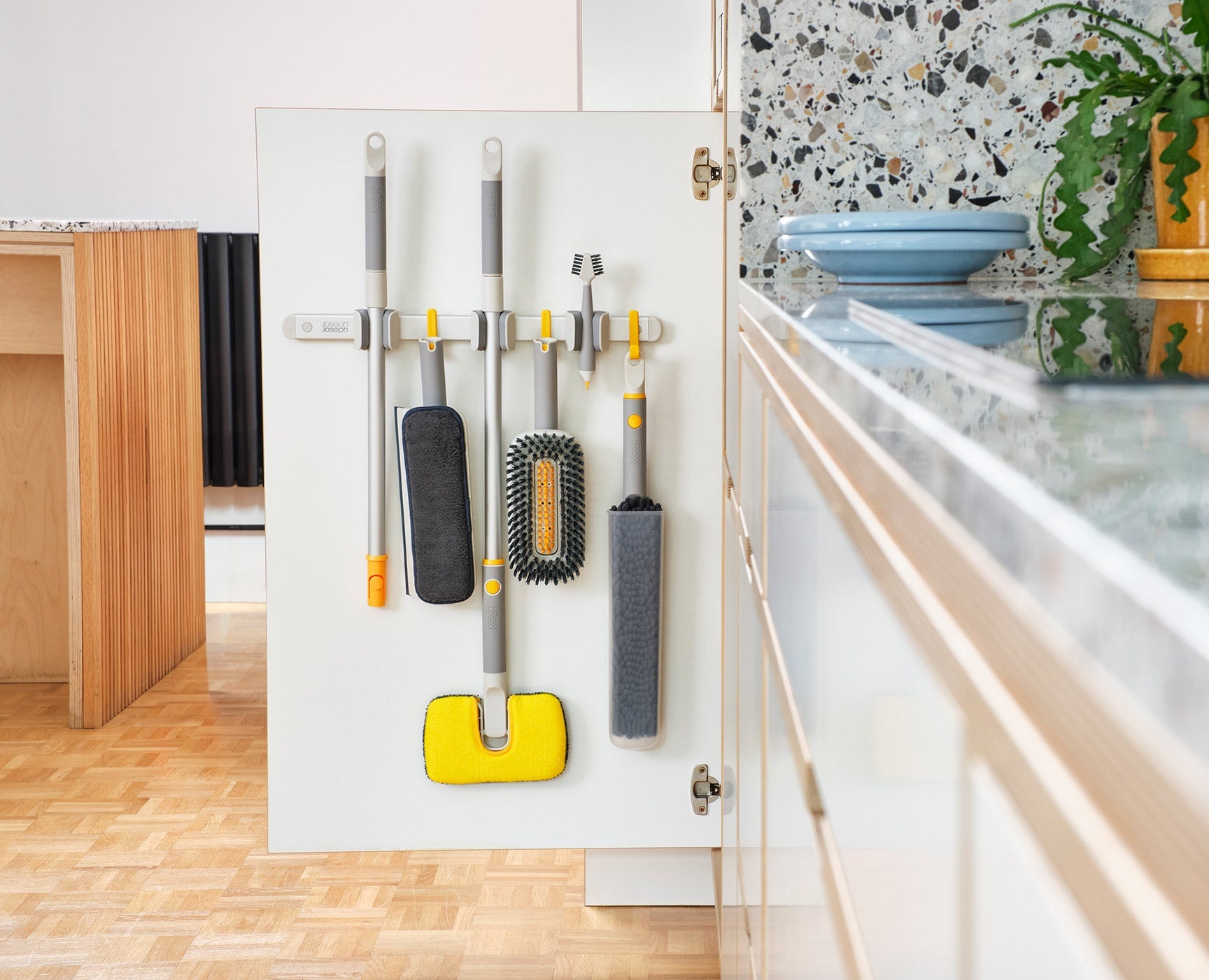 joseph-joseph-cleantech-pole-tool-organiser image 5