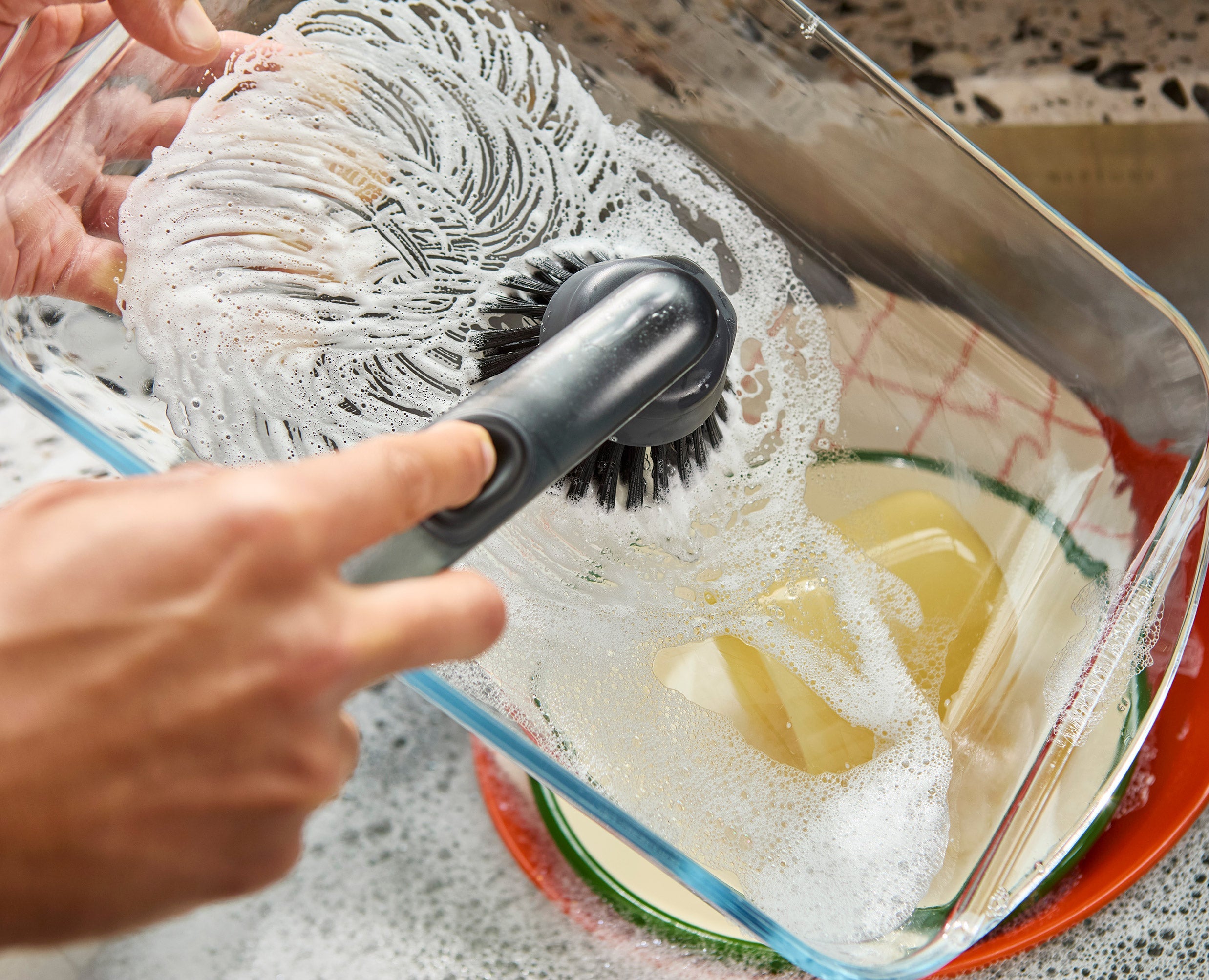 joseph-joseph-sinktech-soap-dispensing-washing-up-brush-with-replacement-head-ex image 4