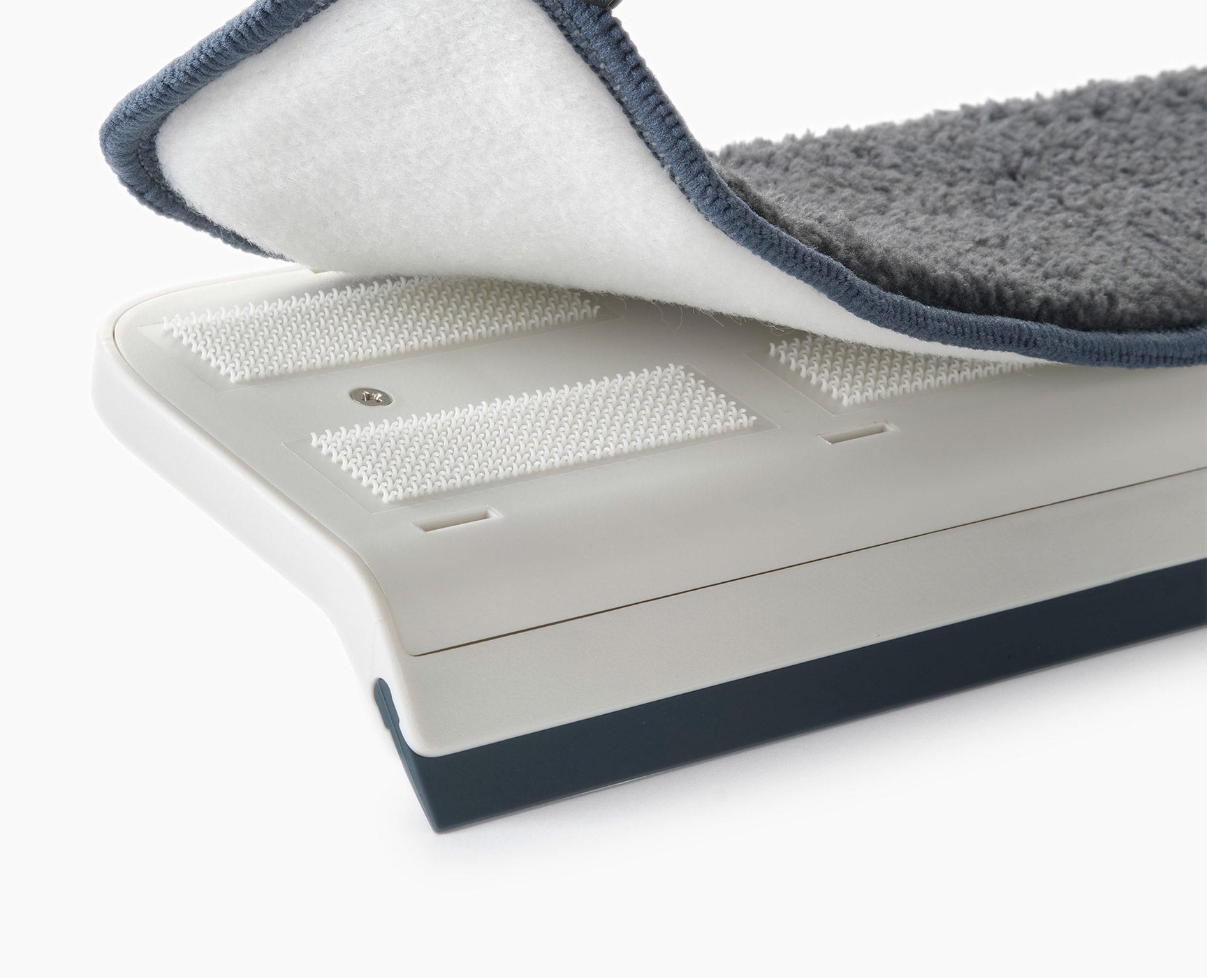 joseph-joseph-cleantech-microfibre-glass-cleaning-replacement-pad image 4