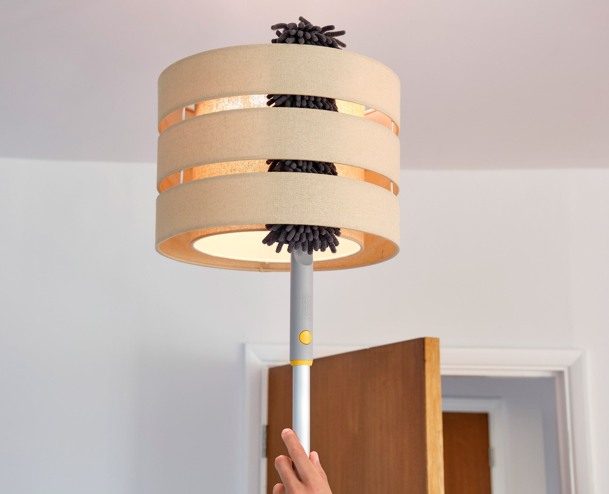 joseph-joseph-cleantech-3-in-1-duster-with-storage-cover-extension-pole image 4